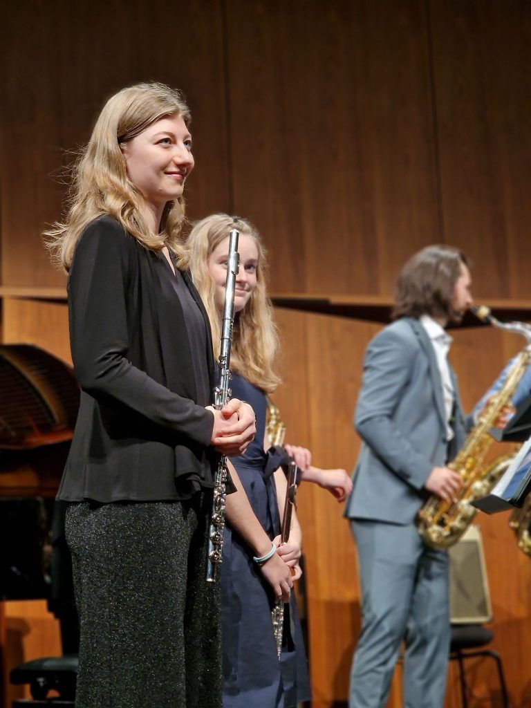 Der Lehrkörper spielt auf