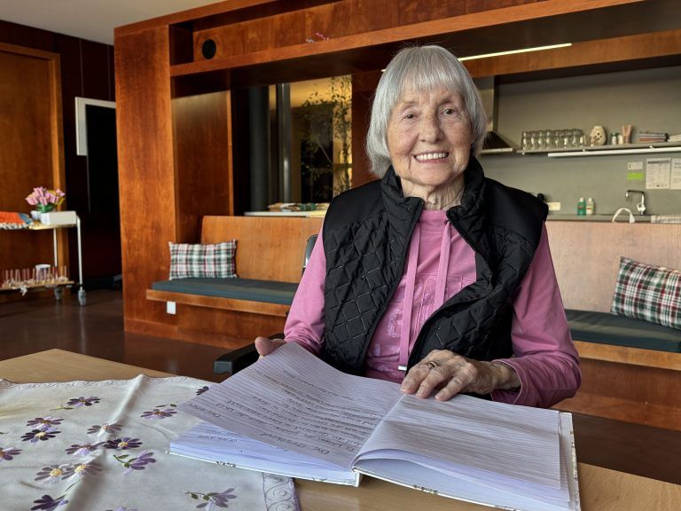 Senioren verraten ihr Geheimnis für ein langes Leben: "Wenn Musik läuft, tanze ich mit mir selbst"