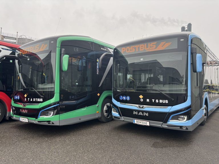 Neue Einnahmemöglichkeiten gesucht: Landbusse werden zur Werbefläche