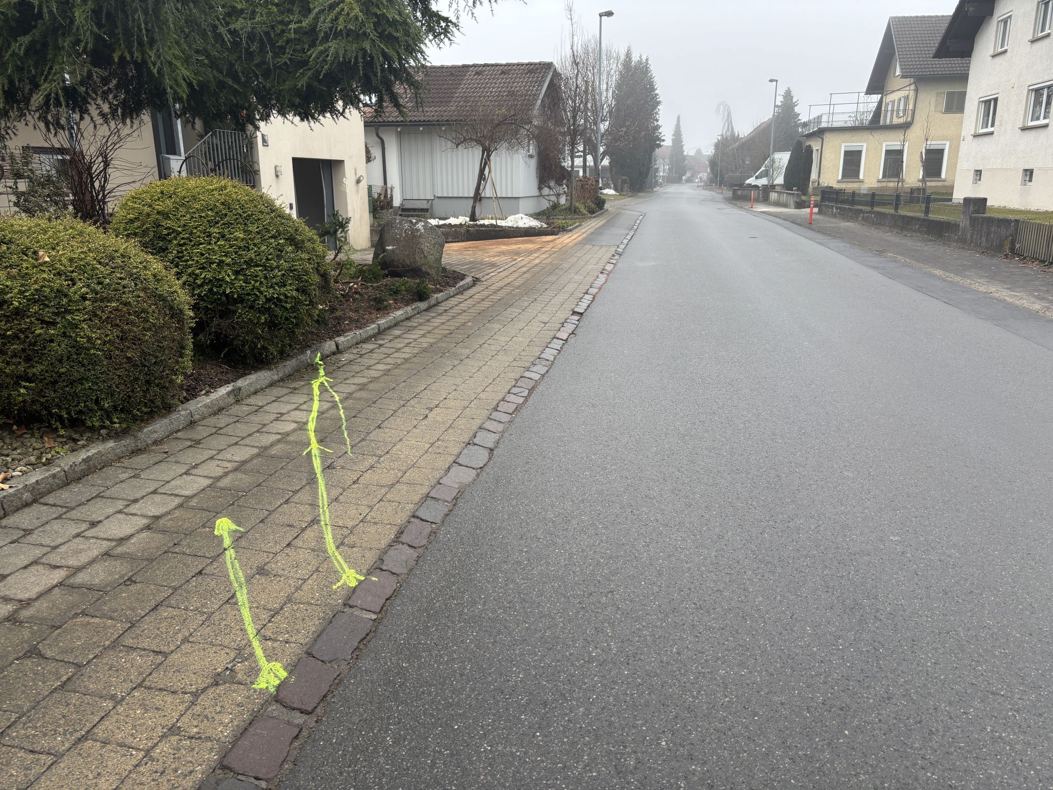 Auto krachte in Johannes Königs Garten – nun fordert er strengere Kontrollen: "Tempo 30 ist er definitiv nicht gefahren"