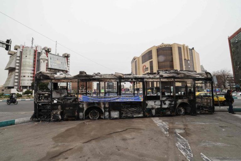 Iraner geht für seine Landsleute auf die Straße: "Dieses Mal ist es anders, das Regime wird stürzen"