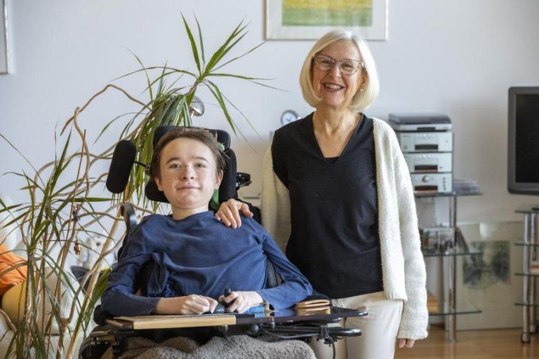 Mut zum Leben: Trotz schwerer Krankheit lässt sich Paul nicht unterkriegen