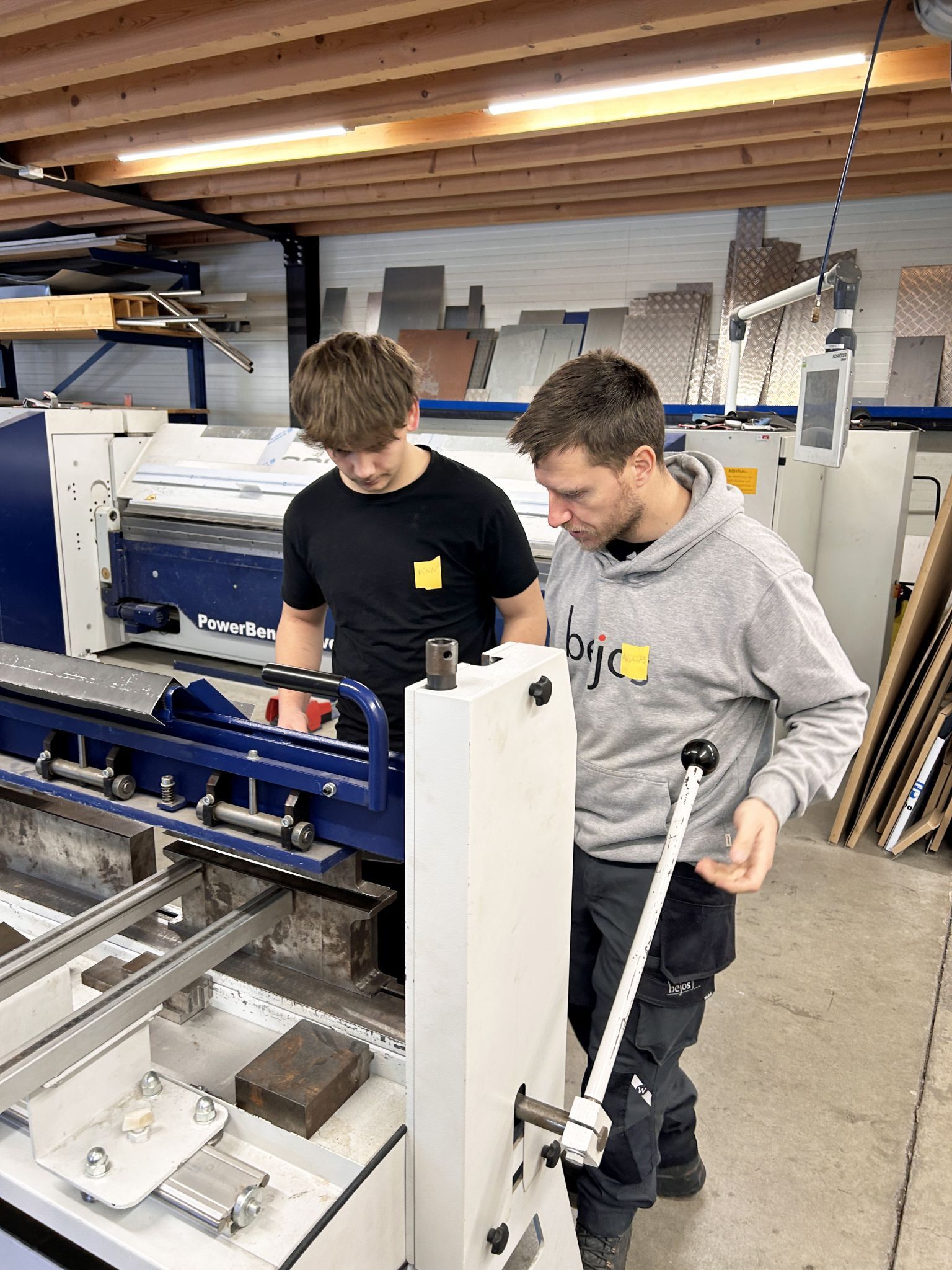 Die Jugendlichen erhielten einen praxisnahen Einblick in das Handwerk.