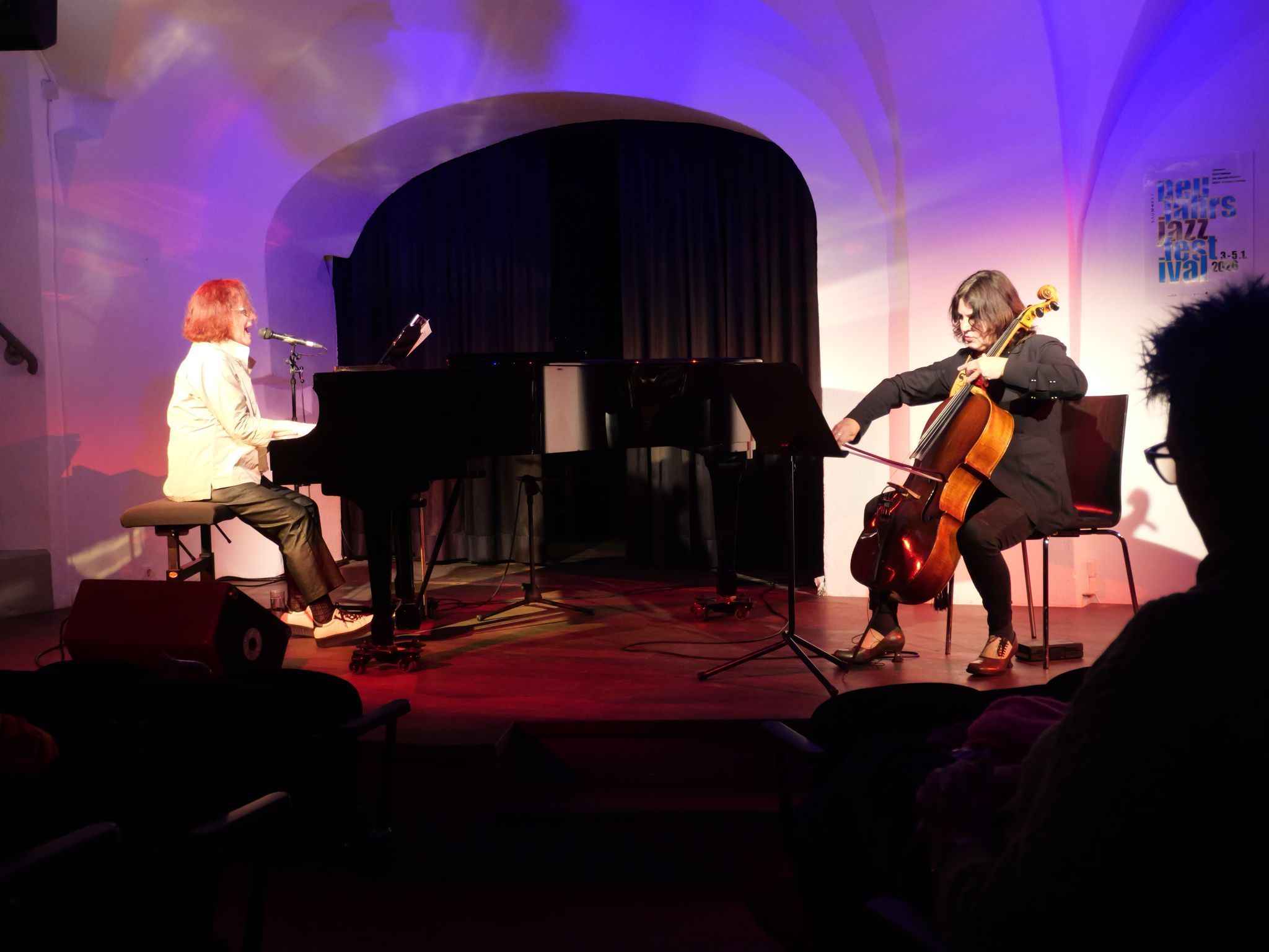 Dialog auf Augenhöhe: Stimme, Klavier und Cello verschmolzen bei „Core“ zu einem eindringlichen Gesamtausdruck.