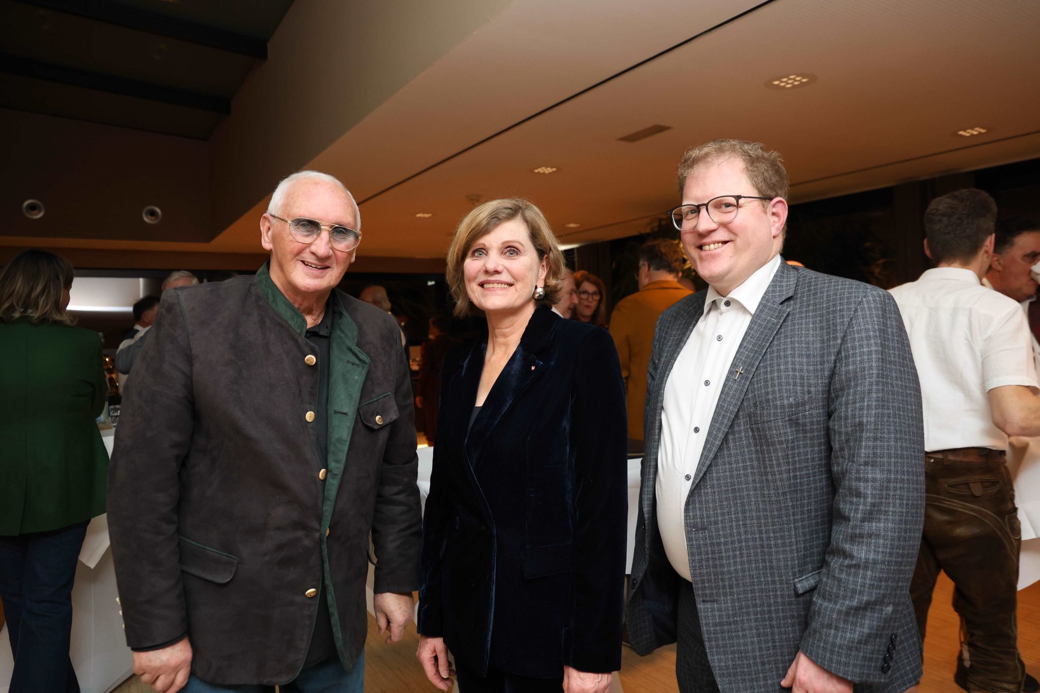 Dieter Prechle, LR Barbara Schöbi-Fink und Dompfarrer Fabian Jochum.
