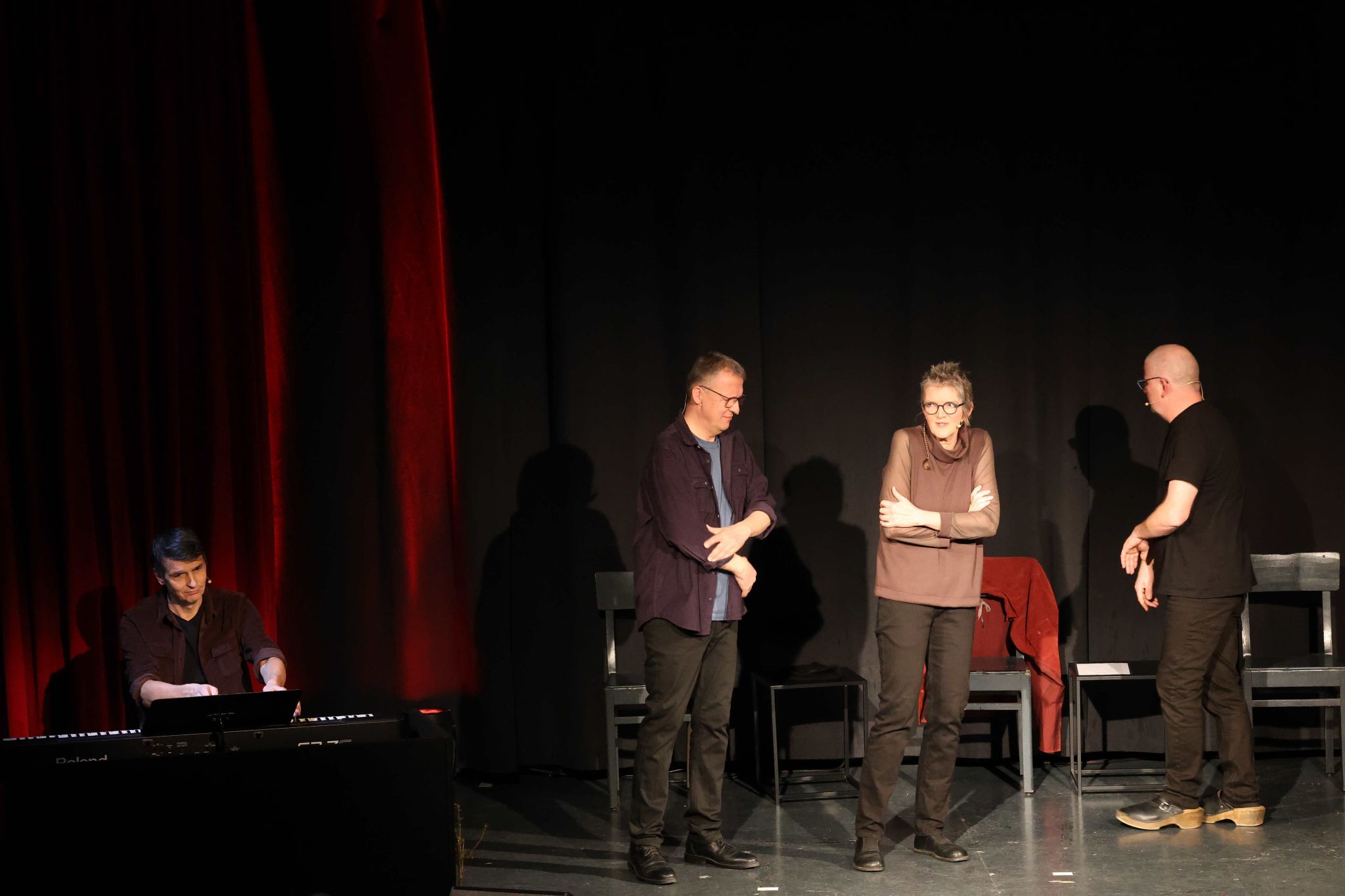 Auch die Sohziale Kälte wurde behandelt.