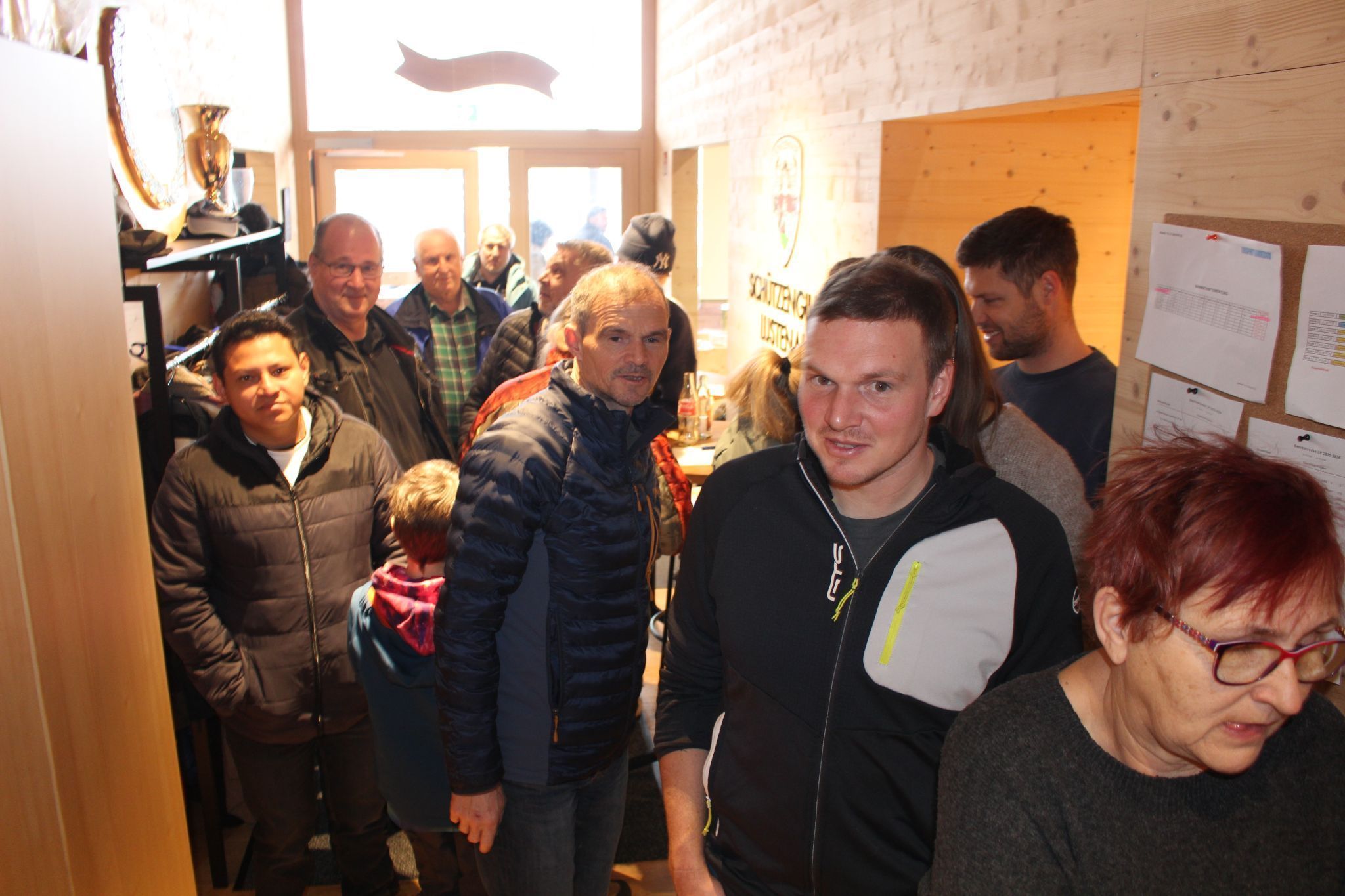 Bedingt durch den riesigen Andrang mussten Stau und Wartezeiten in Kauf genommen werden.   