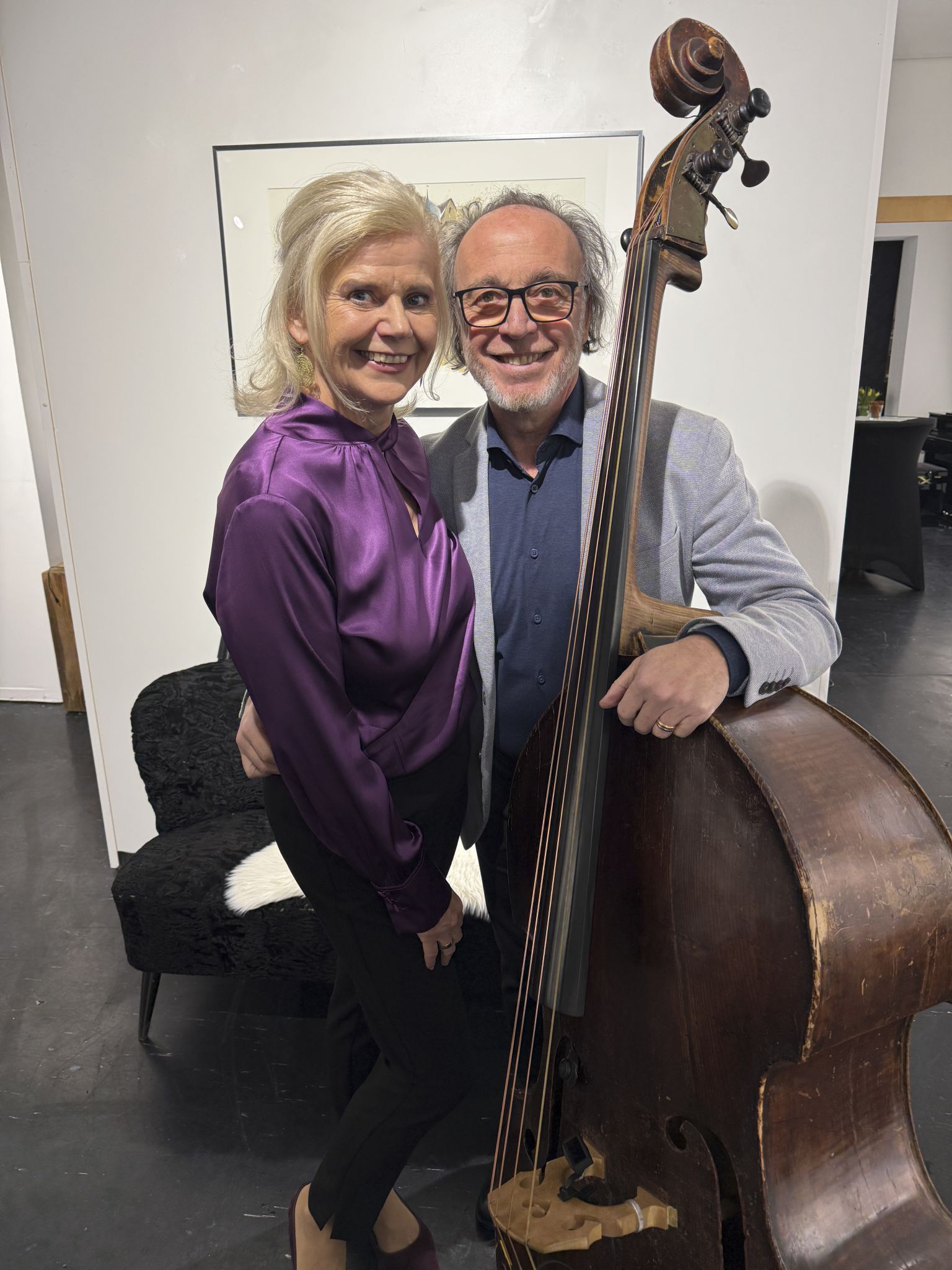 Vernissage-Rednerin Prof. Renate Bauer mit Überraschungsgast Rosario Bonaccorso