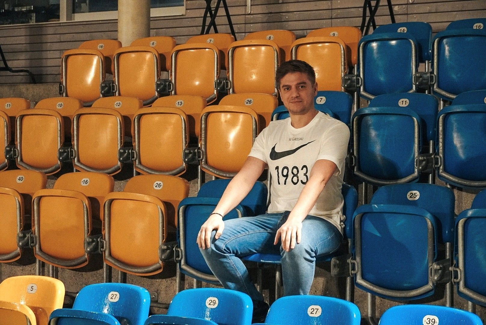 Probesitzen auf der Gaißauer-Tribüne: Christian Gerencir gibt ein Comeback.PRIVAT