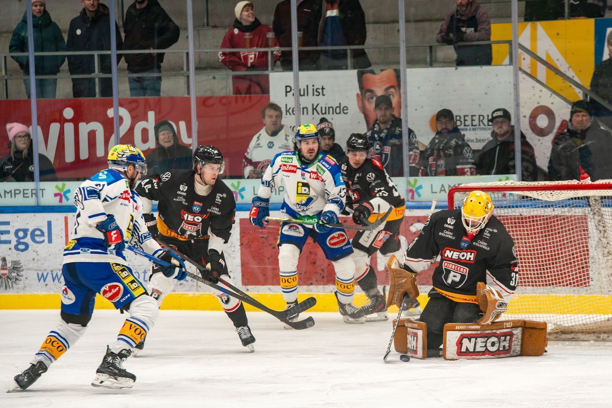 In der Druckphase der Kärntner behielt Torhüter David Madlener die Nerven und hielt sein Team im Spiel.