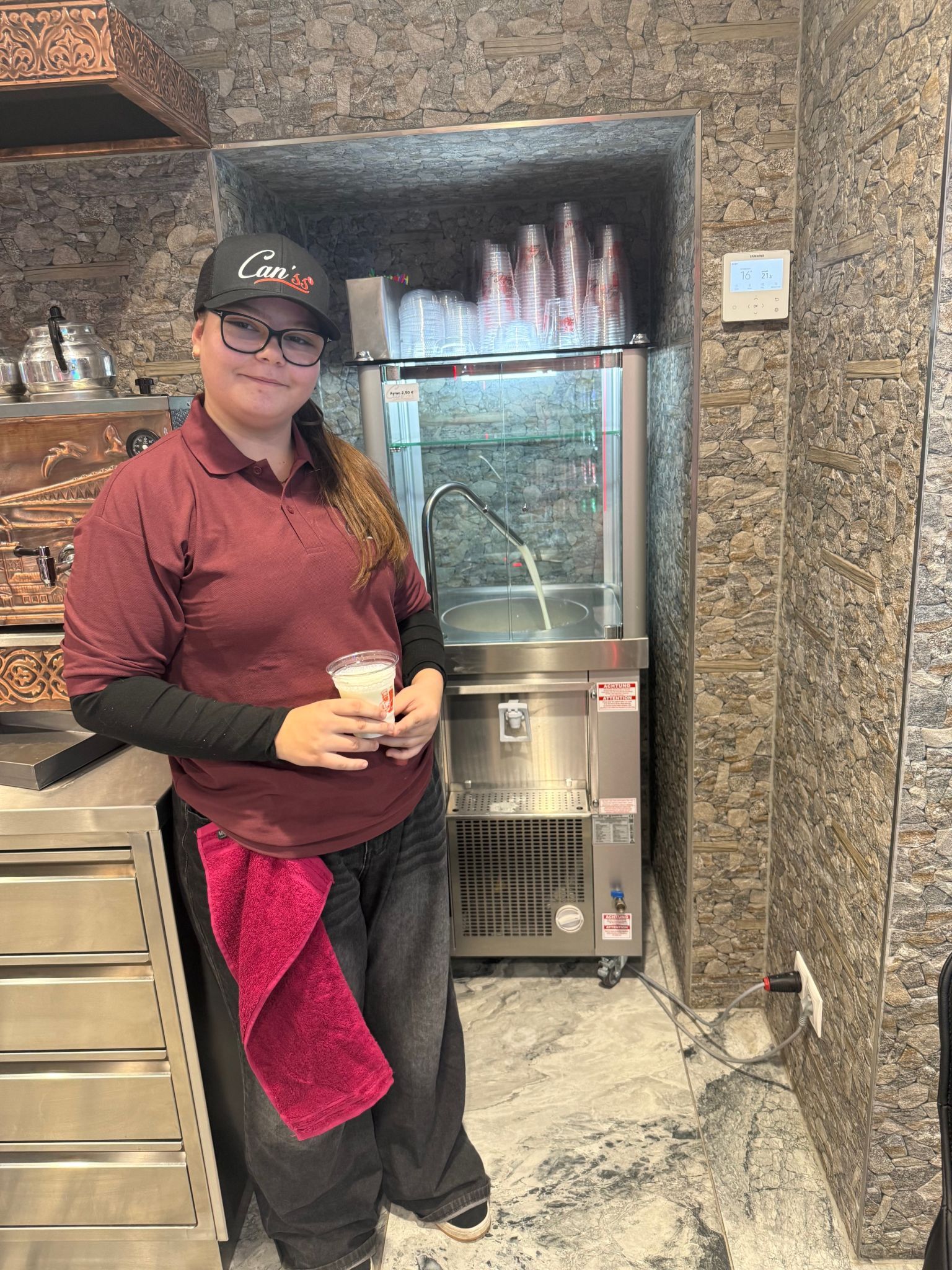 Tochter Sara hilft am Wochenede mit