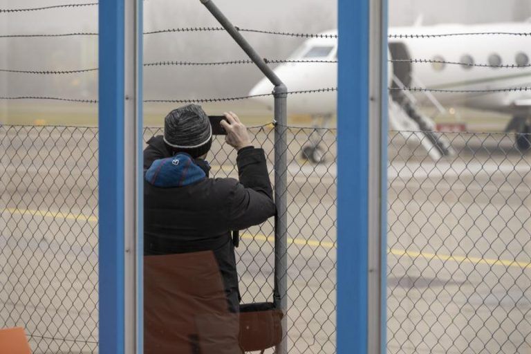 Wetterfrust statt Weltelite: Dichter Nebel bremst Anflug der WEF-Teilnehmer aus