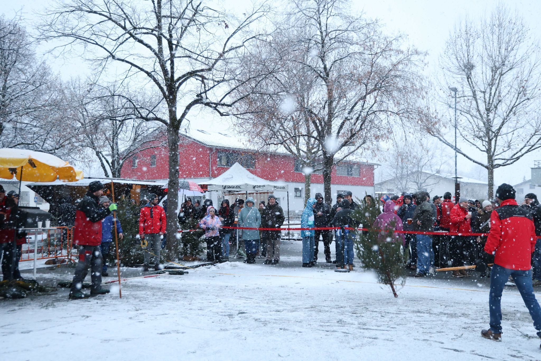 Bei winterlichen Verhältnissen ging die siebente Auflage des Spektakels über die Bühne.