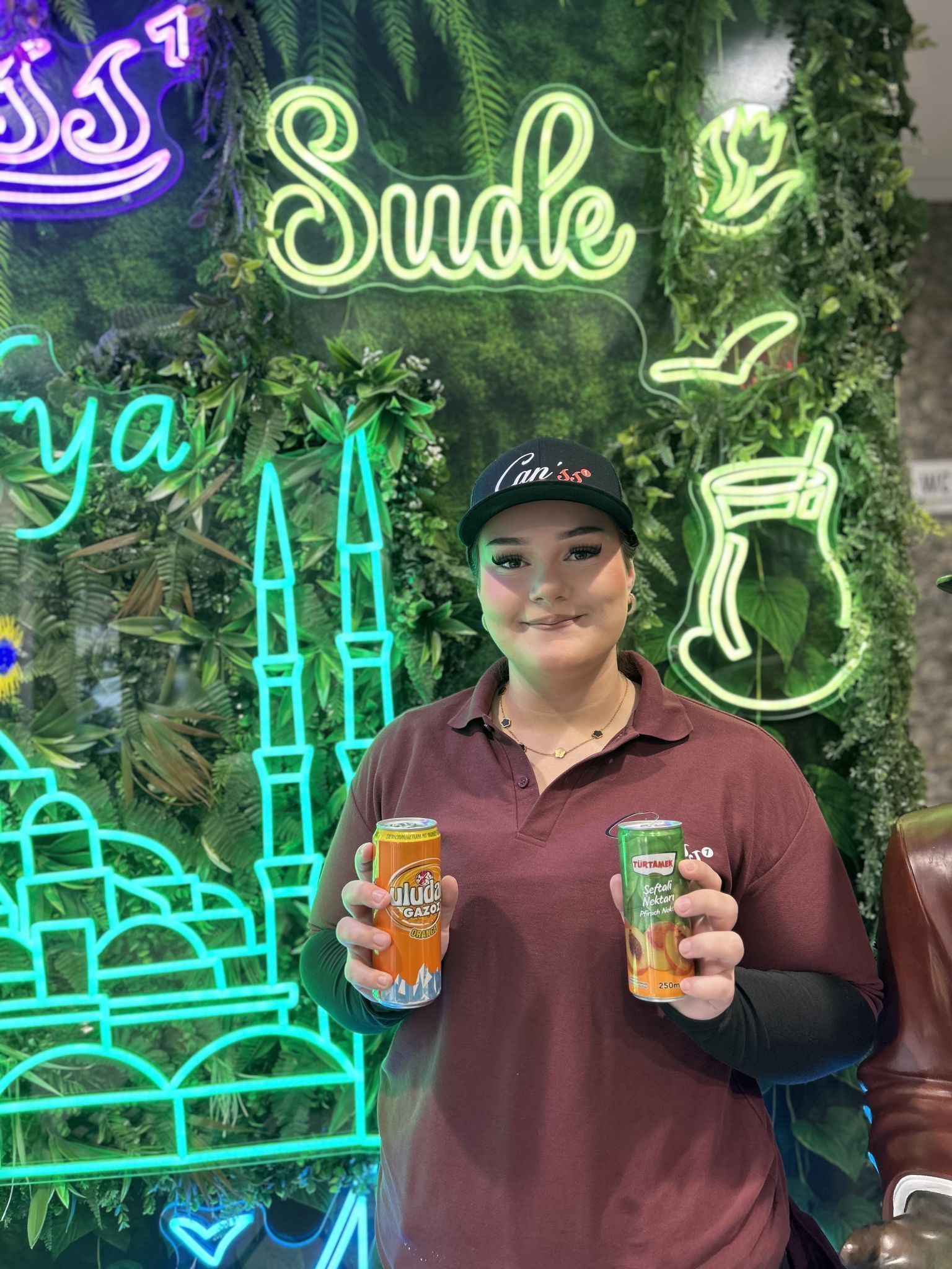 Tochter Sude macht hier ihre Lehre