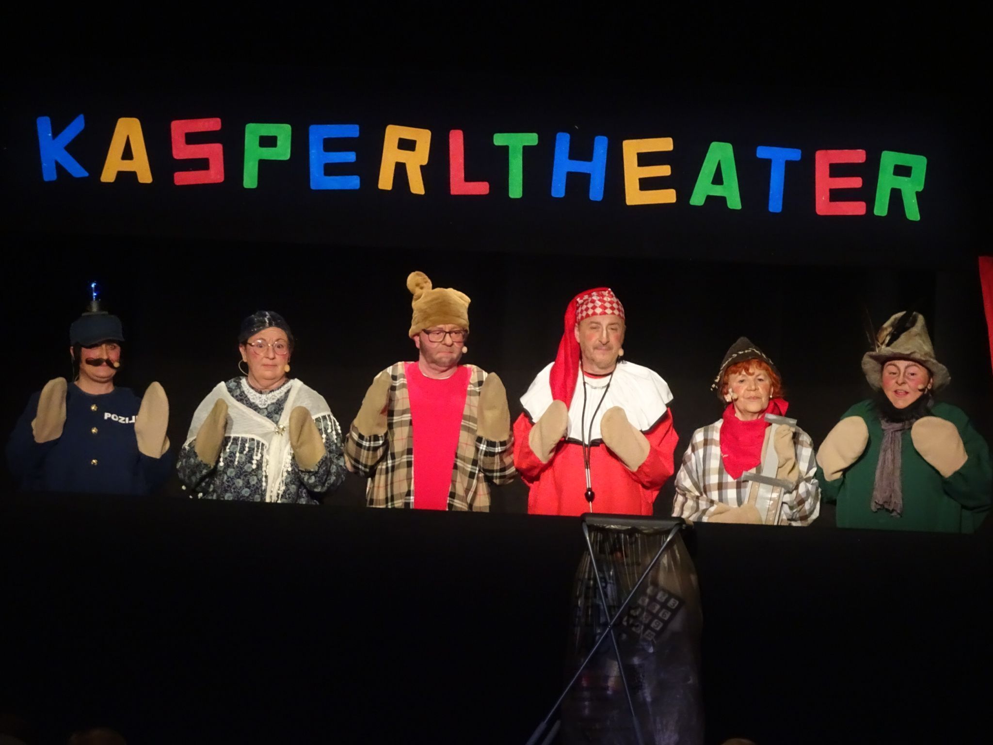 Einfach bärig fand die Kasperlegruppe den neuen Dornbirner Bürgermeister. 