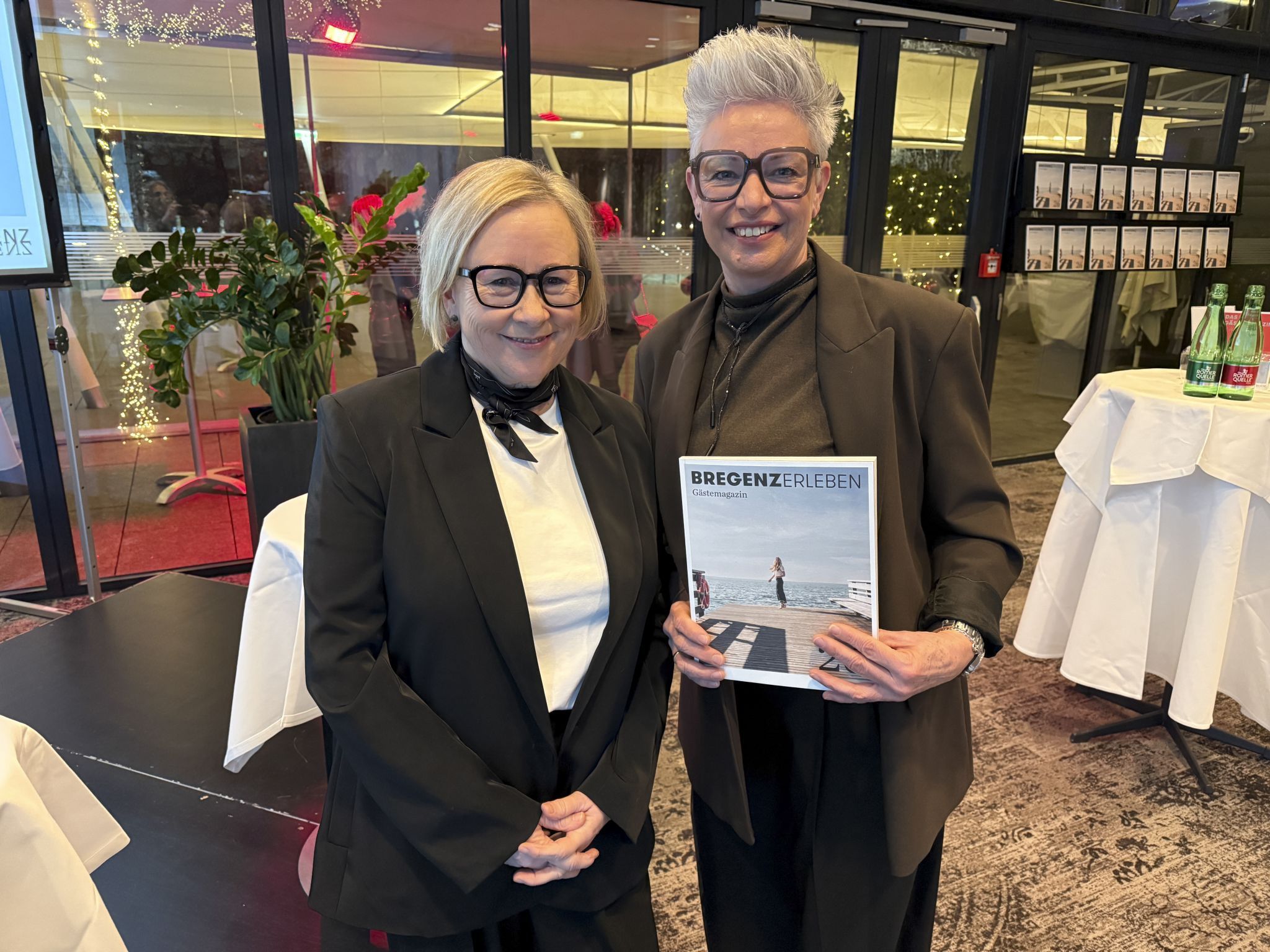 Sabine Nussbichler und Elke Vögel sicherten sich ein frisches Exemplar