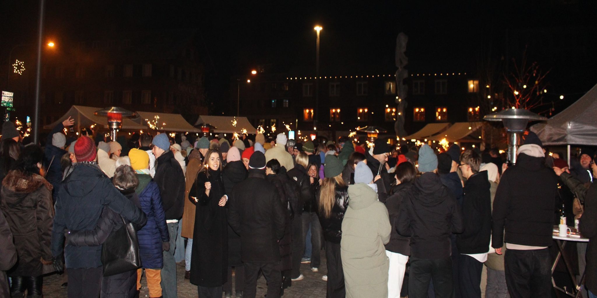 Volles Haus auf dem Posthus-Platz.