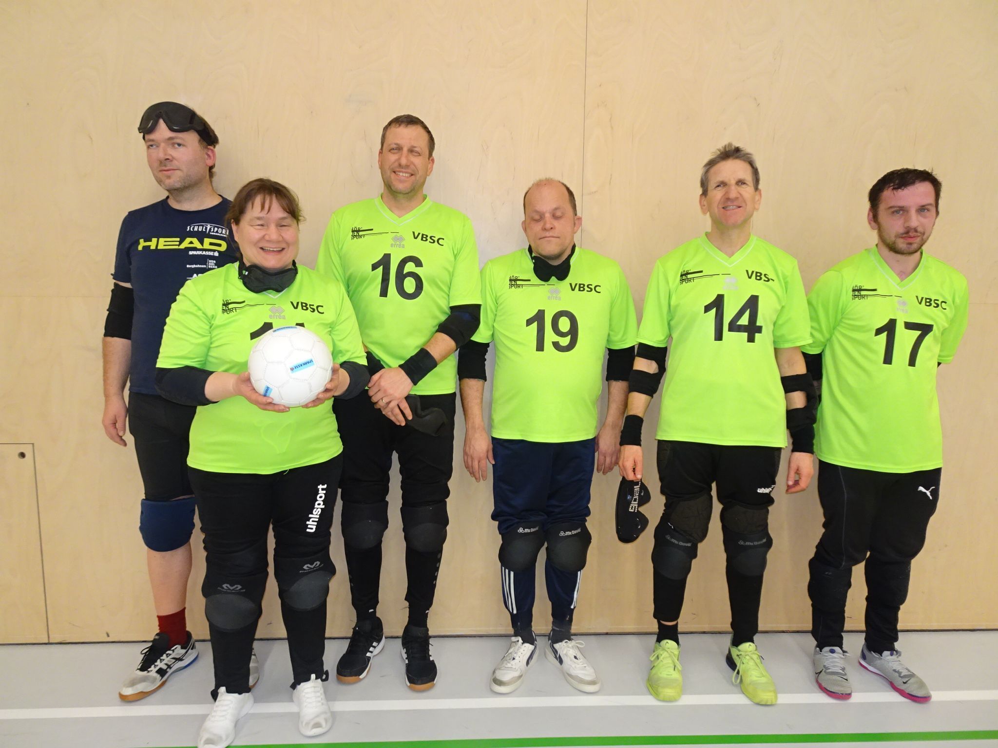 Claudia Obermeier mit dem gesamten VBSC-Team, das sich jederzeit über Verstärkung freuen würde. 