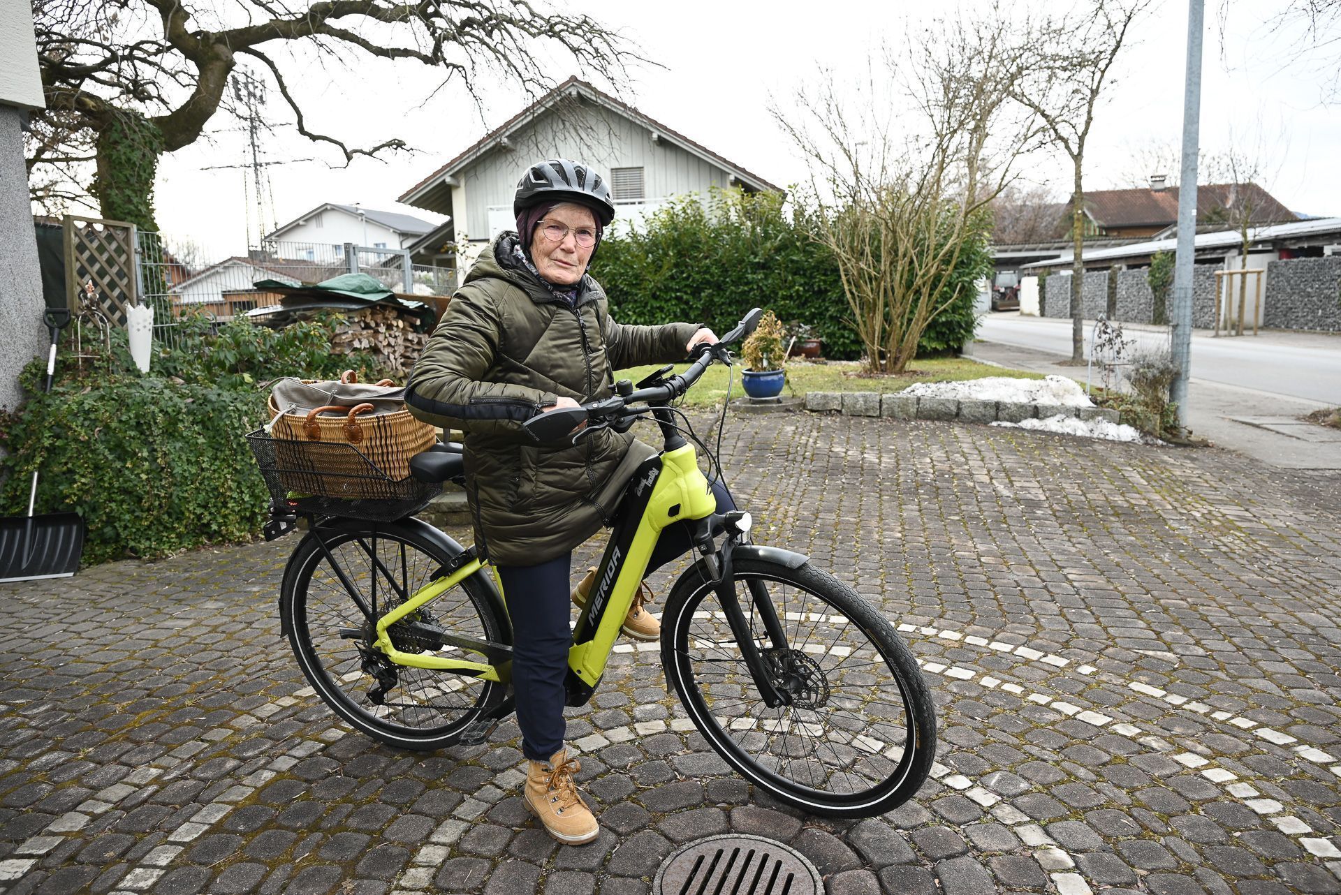 Sieglinde Riedmann (73) arbeitet seit 30 Jahren als Mohi-Mitarbeiterin und hilft Senioren bei alltäglichen Dingen im Haushalt. (BVS)