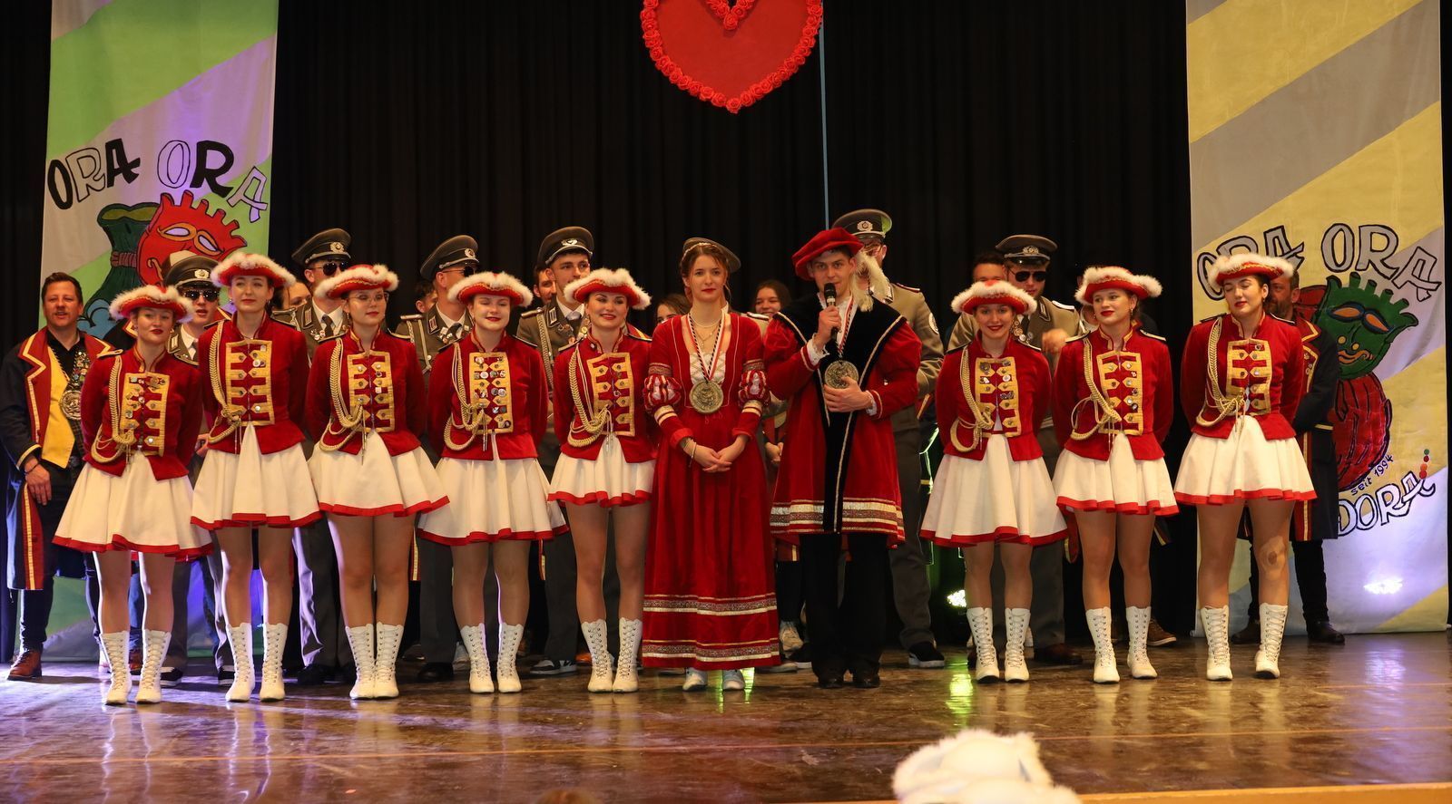 Gilde aus Egg: Eggar Musmälknüllar mit Prinzessin Lara und Prinz Lukas