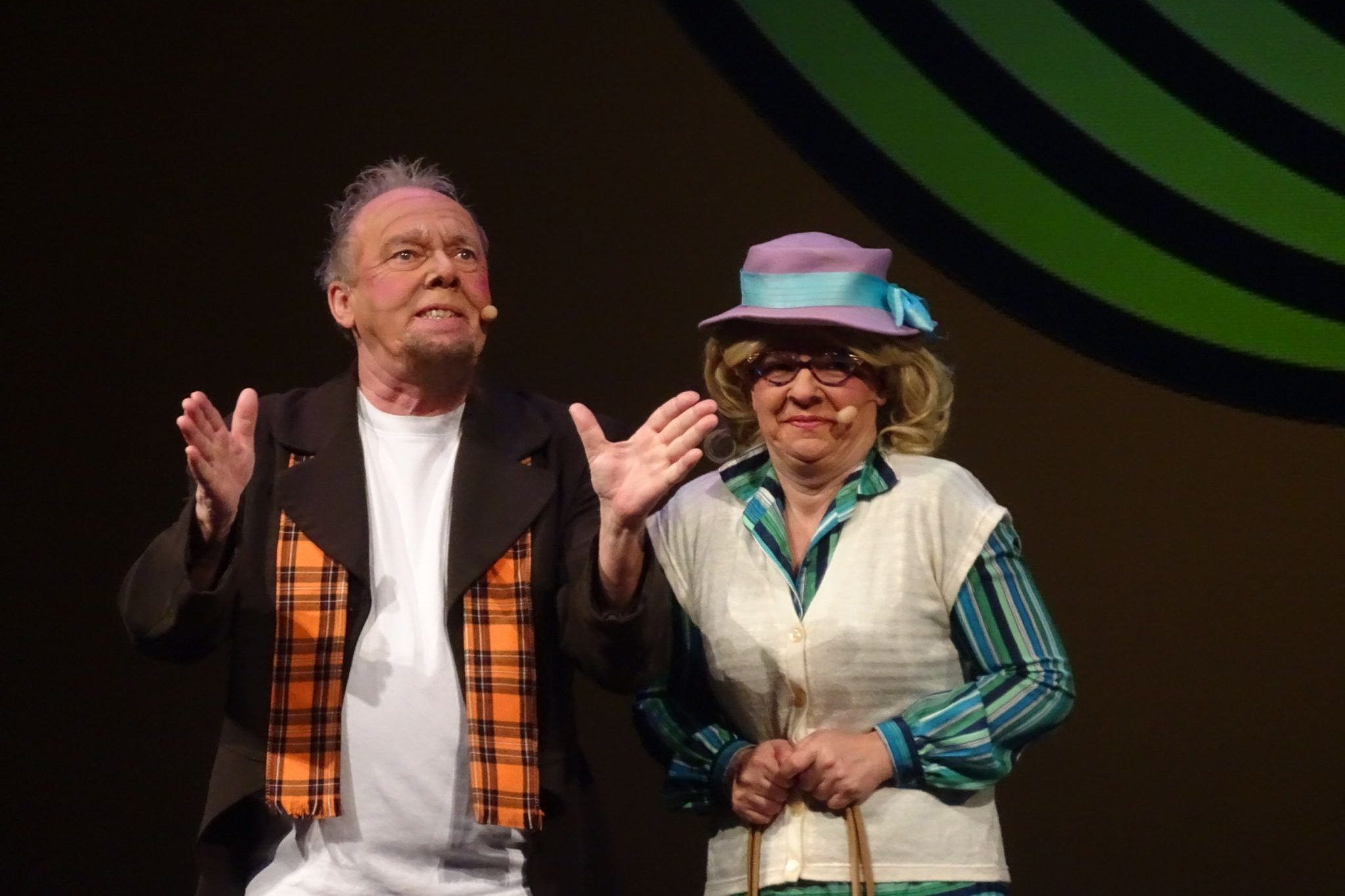 Schnorrowagglar Hugo Nussbaumer und seine Rosalinde führten humorvoll durch den diesjährigen Narrenabend. 