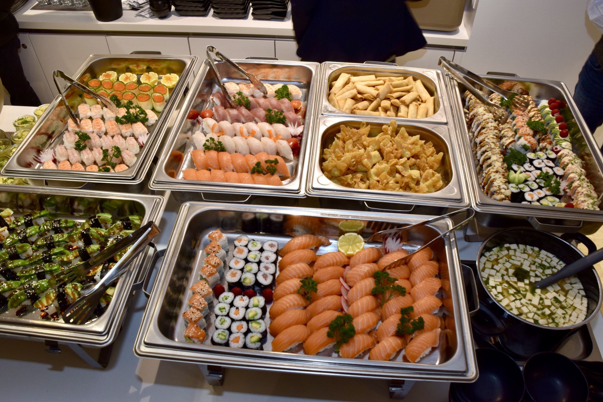 Das Montisana Sanitätshaus verwöhnte die geladenen Eröffnungsgäste mit Köstlichkeiten der beiden Bludenzer Restaurants Löwen und YIKA Sushi & More.