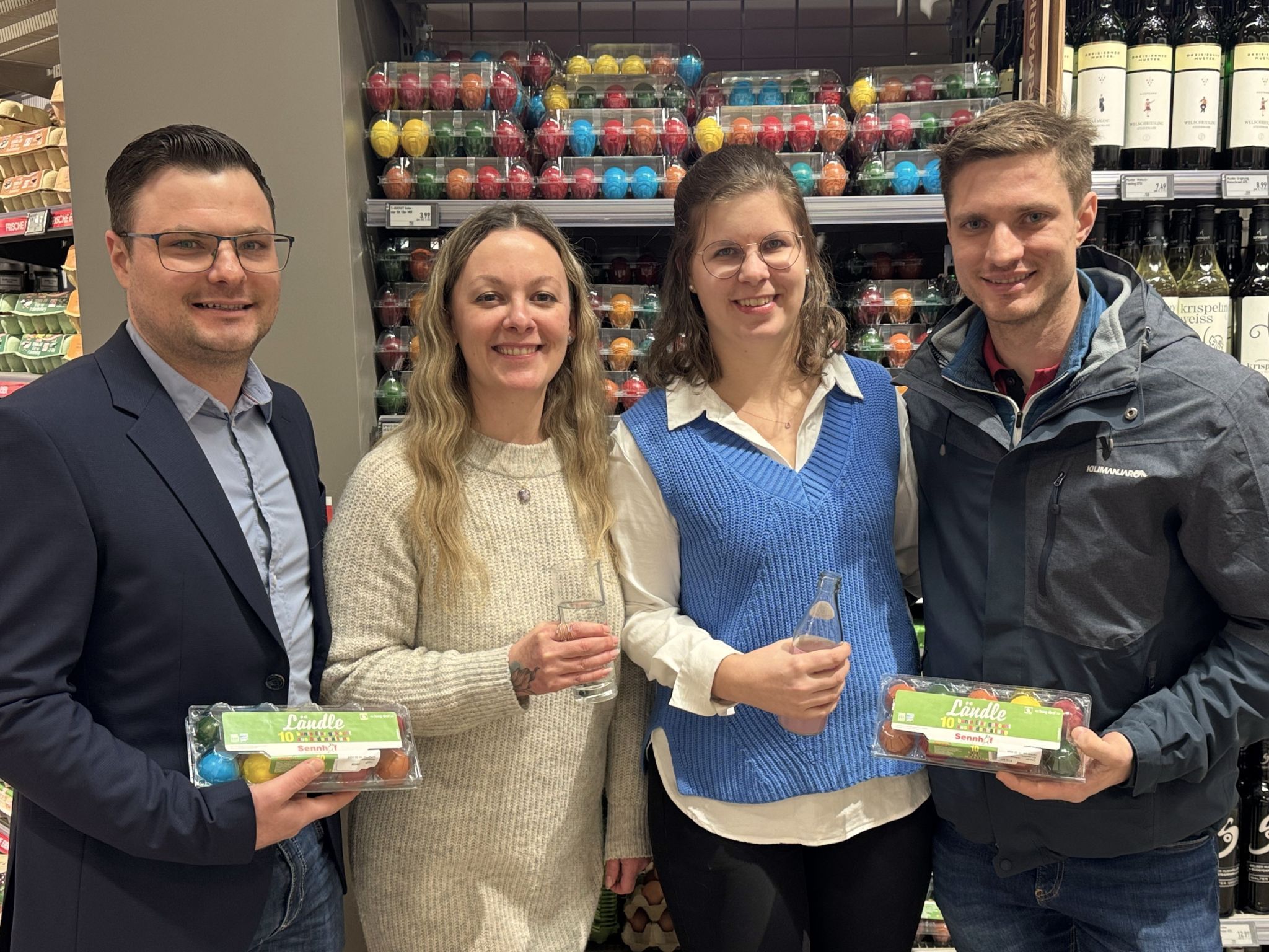 Petra Güfel und Anja Wachter mit Johannes und Mathias Allgäuer.