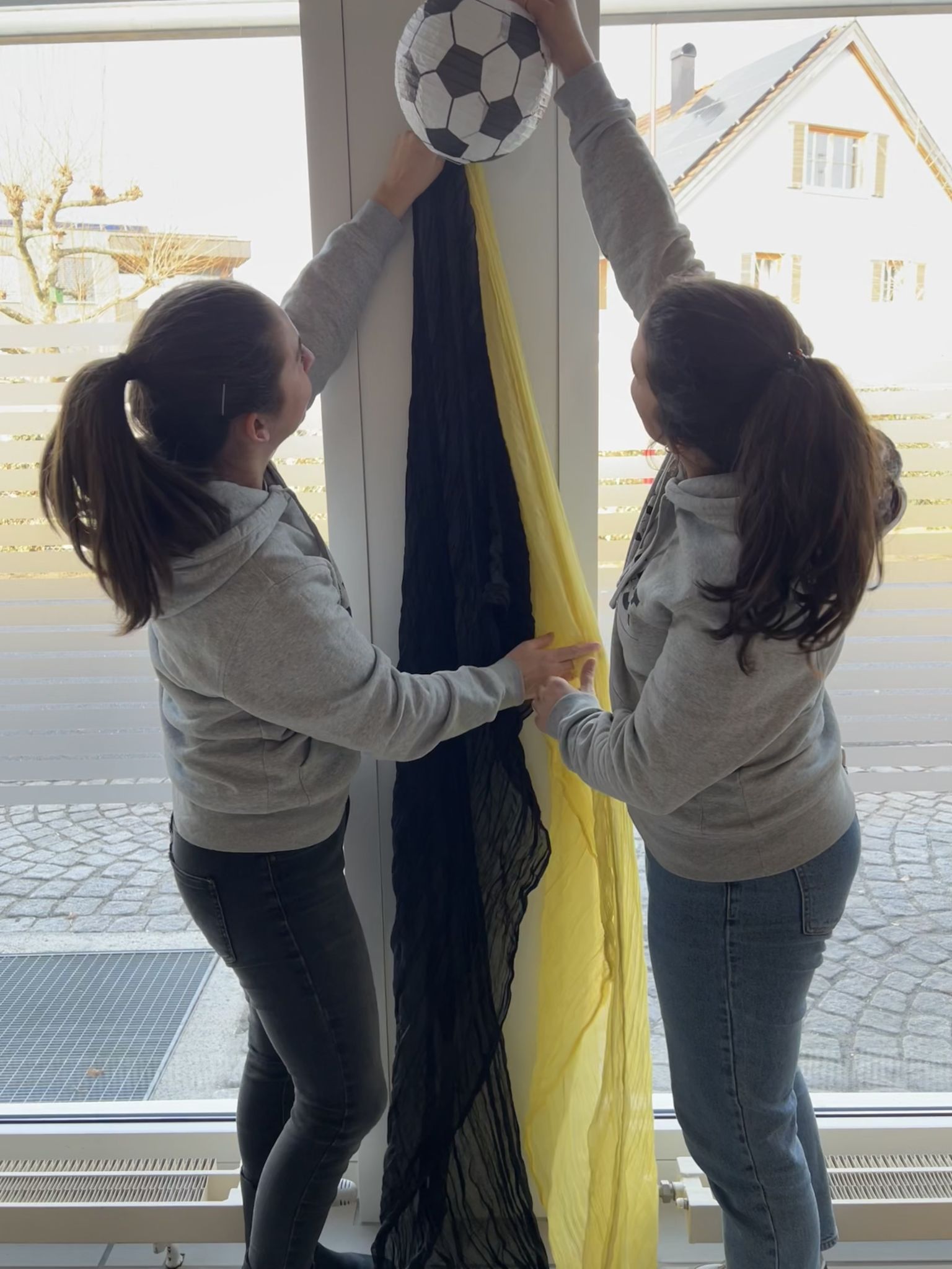 Auch die Deko passt zum FC Höchst und dem Motto: Es lebe der Sport.