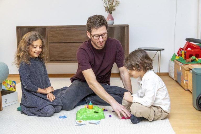 „Ich weiß nicht, wie Alleinerziehende das schaffen“ – Kinderbetreuung in den Semesterferien