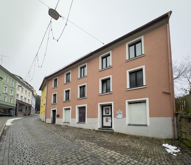 Schwere Mängel, aber kein Geld: Haus in der Innenstadt bleibt Lagerfläche