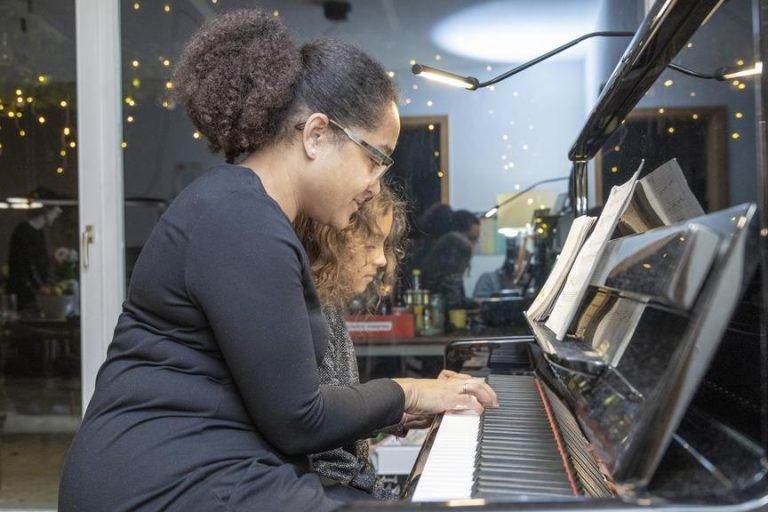 „Ich weiß nicht, wie Alleinerziehende das schaffen“ – Kinderbetreuung in den Semesterferien