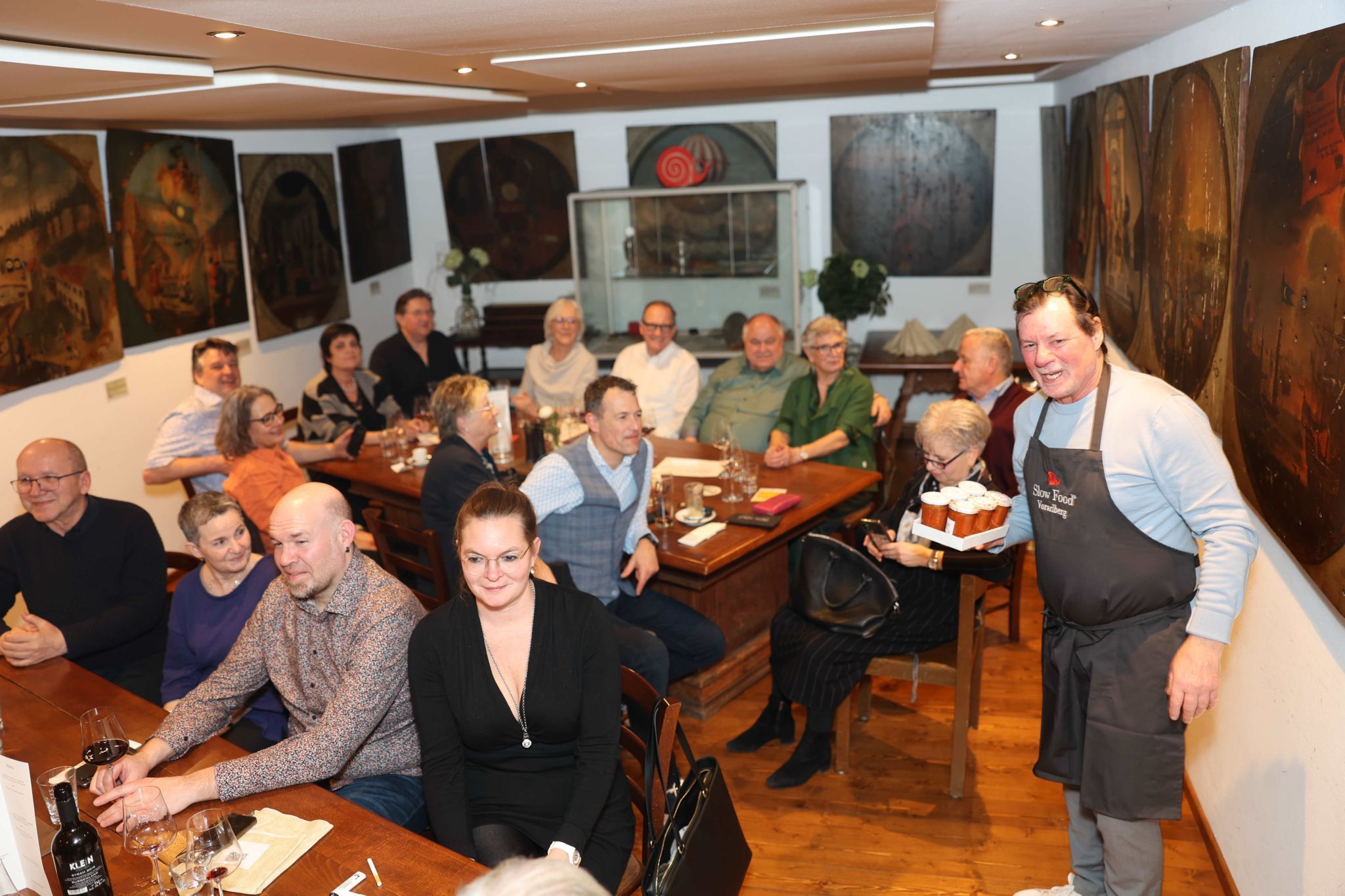 Der Präsident führte Schürze und Sugo für die Spaghetti 1986 mit einer schwungvollen Choreographei vor.