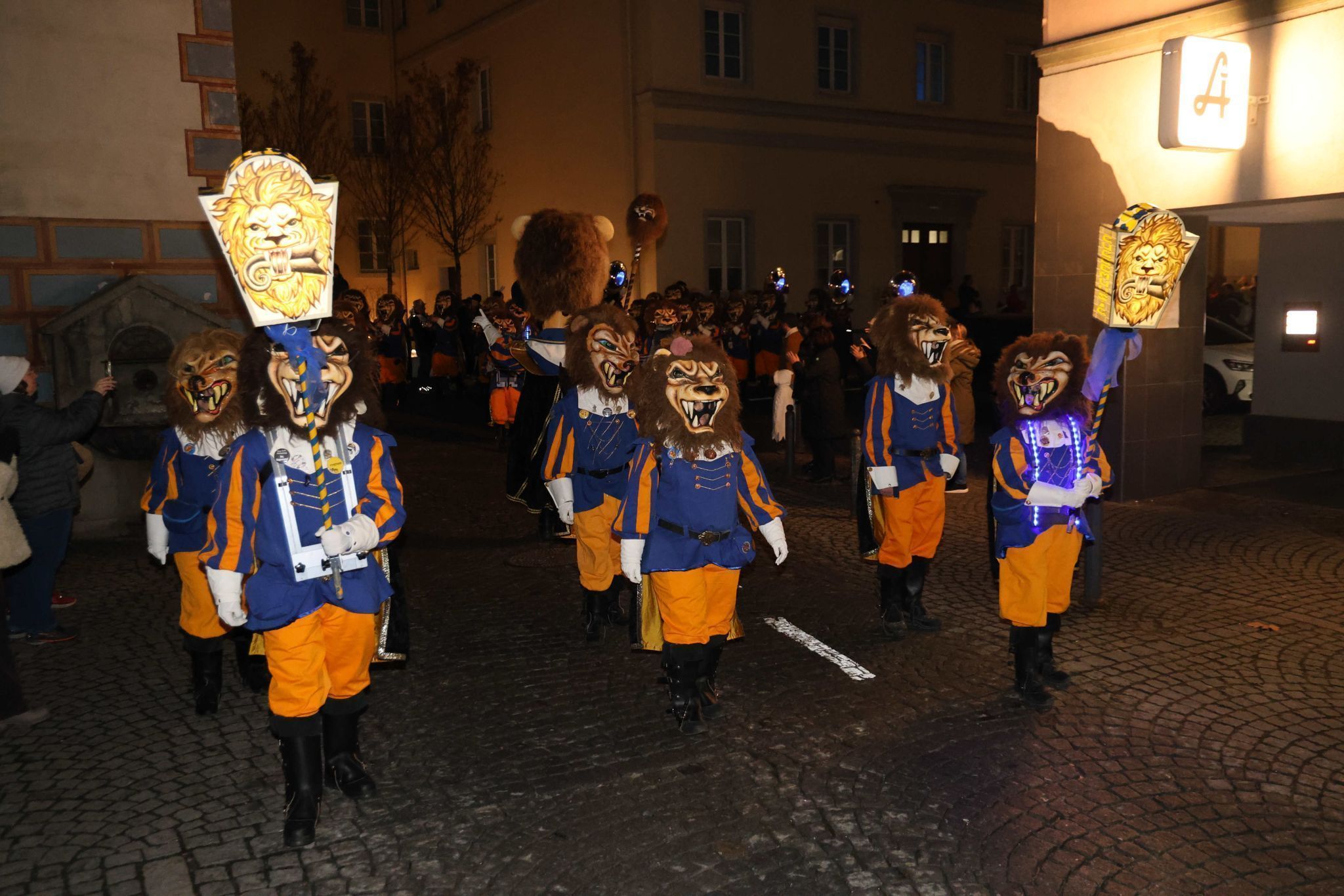 Narrenmesse im Feldkircher Dom und Gugga-Spektakel in Feldkirchs Innenstadt (Bildergalerie)