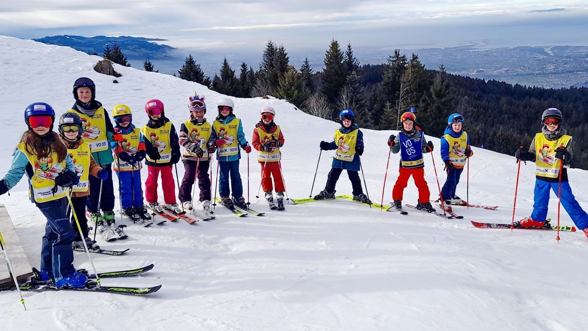 Gut betreut und bestens ausgerüstet sammelten die Kinder wichtige Skierfahrung.