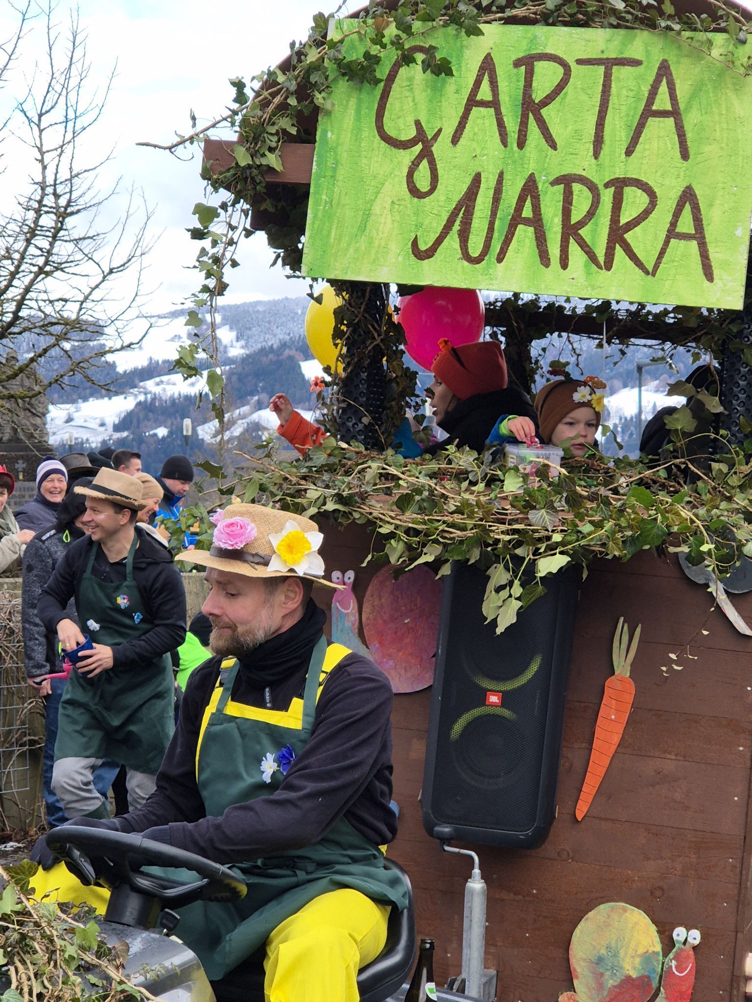 Faschingsdienstag 17. Februar 2026 zog der erste Faschingsumzug in Langen bei Bregenz durch das Dorf (Bildergalerie)