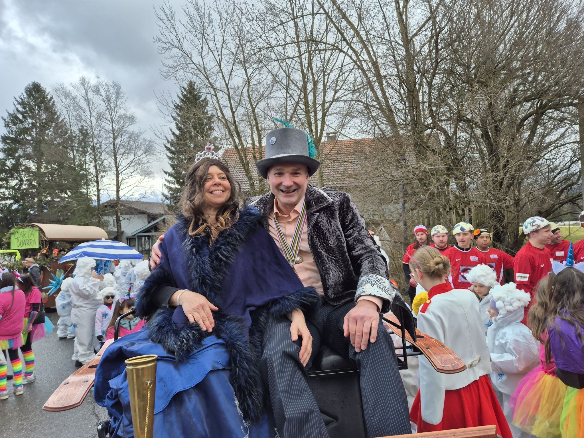 Faschingsdienstag 17. Februar 2026 zog der erste Faschingsumzug in Langen bei Bregenz durch das Dorf (Bildergalerie)
