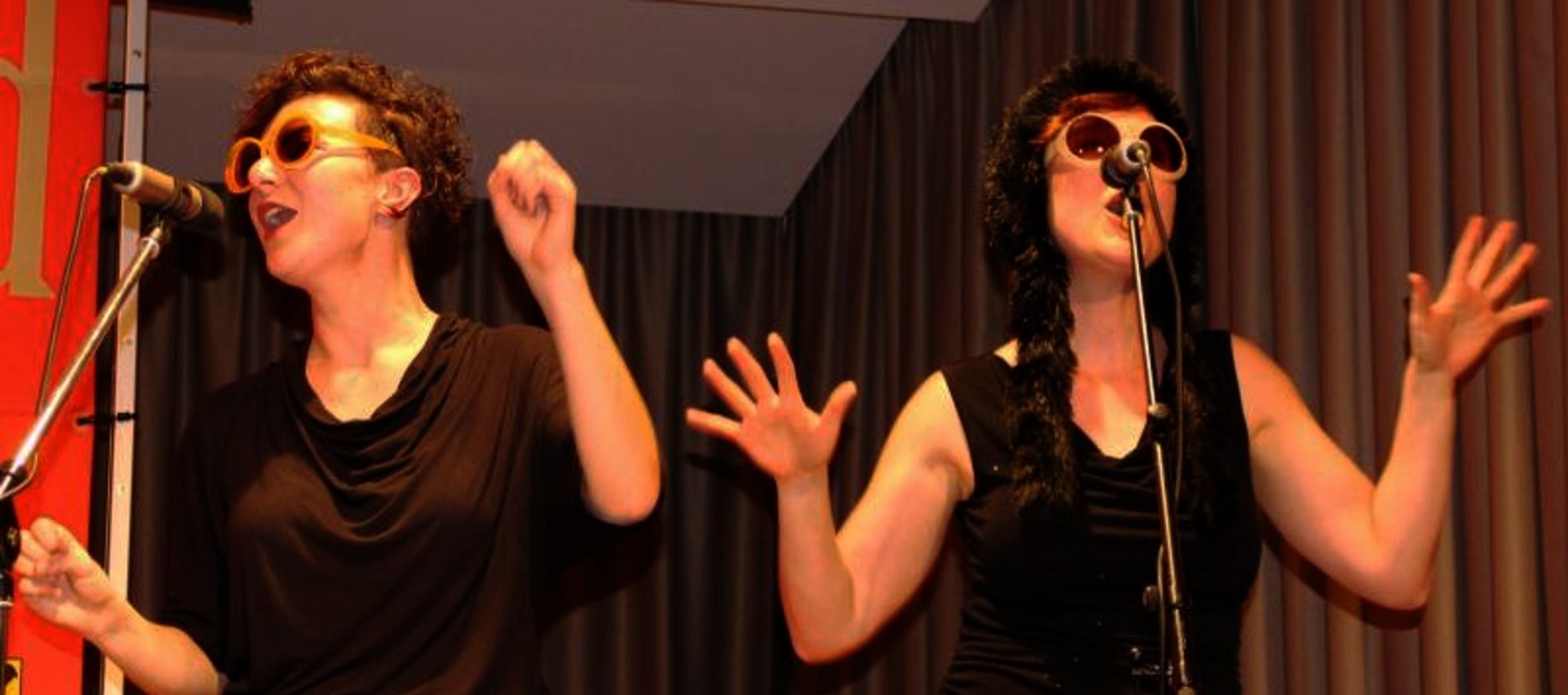 Die Fink-Sisters in zeitkritischer Mission: „Schröcko lit am Arlberg“.