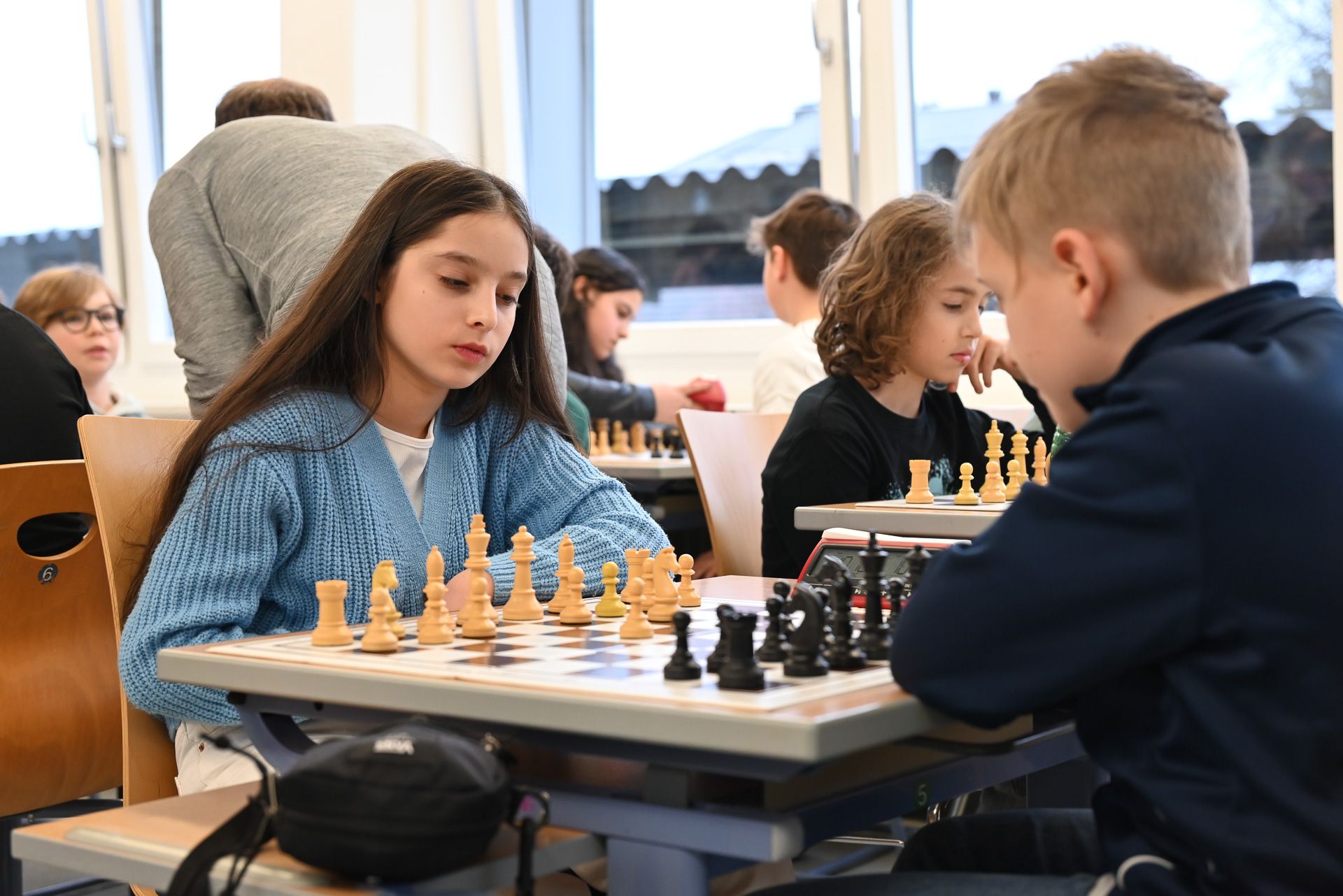 Insgesamt spielten am Samstag die Kinder sieben Runden mit je zehn Minuten Bedenkzeit plus zehn Sekunden pro Partie und Spieler.