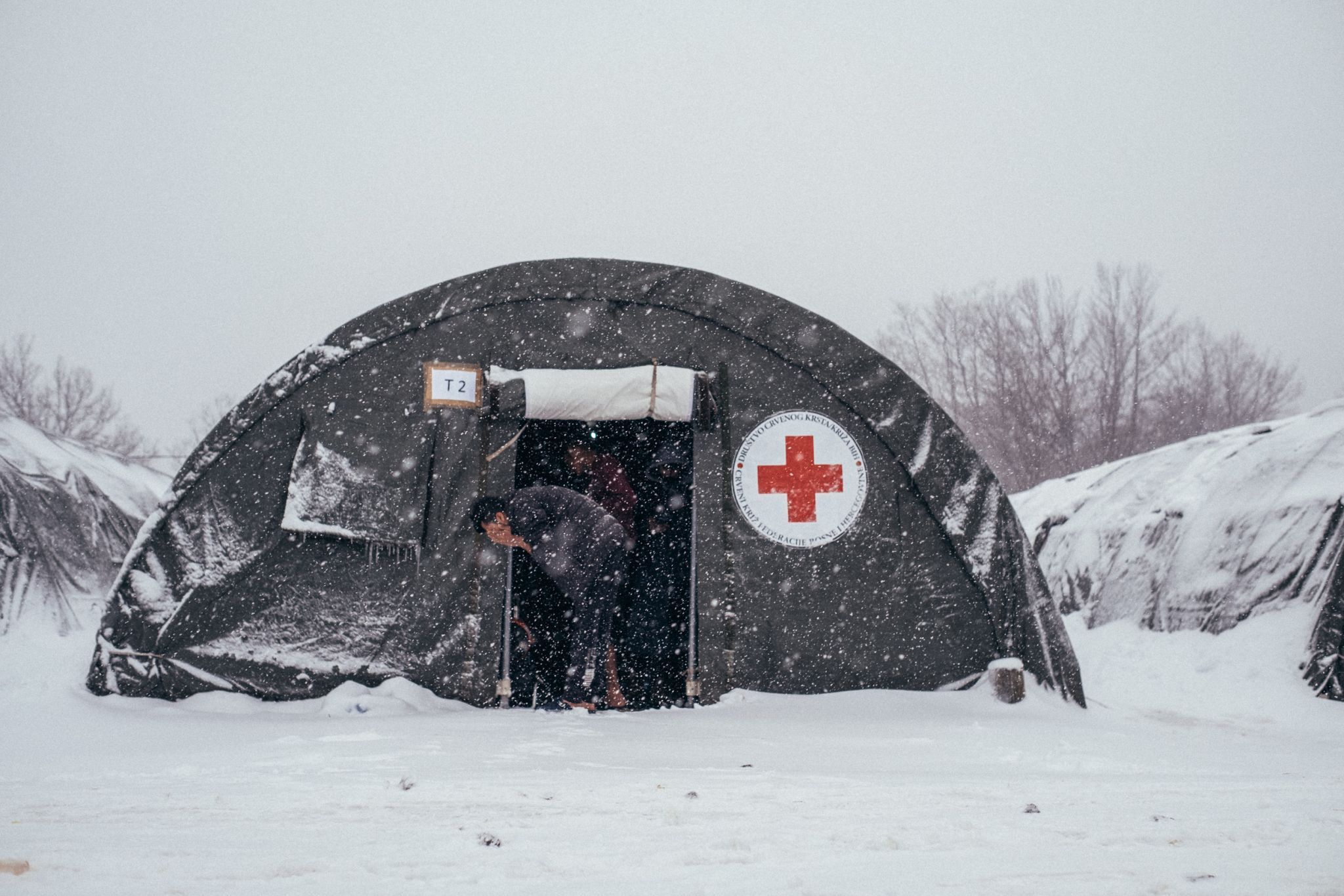 Die Lebensbedingungen im Flüchtlingslager Lipa in Westbosnien sind menschenunwürdig. SOS BALKANROUTE