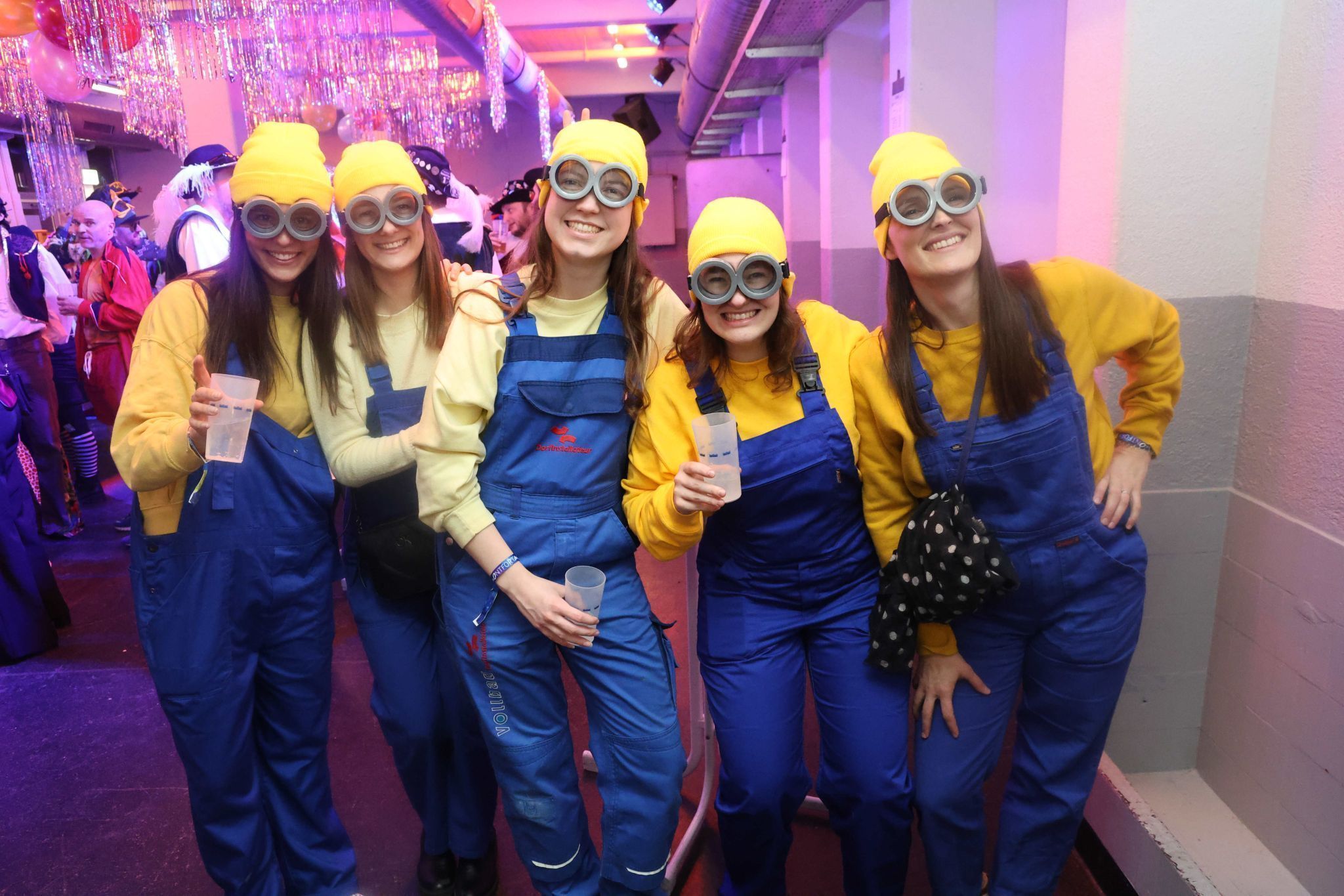 Viel Kostüm-Phantasie und Stimmung prägten den ersten Teil des 