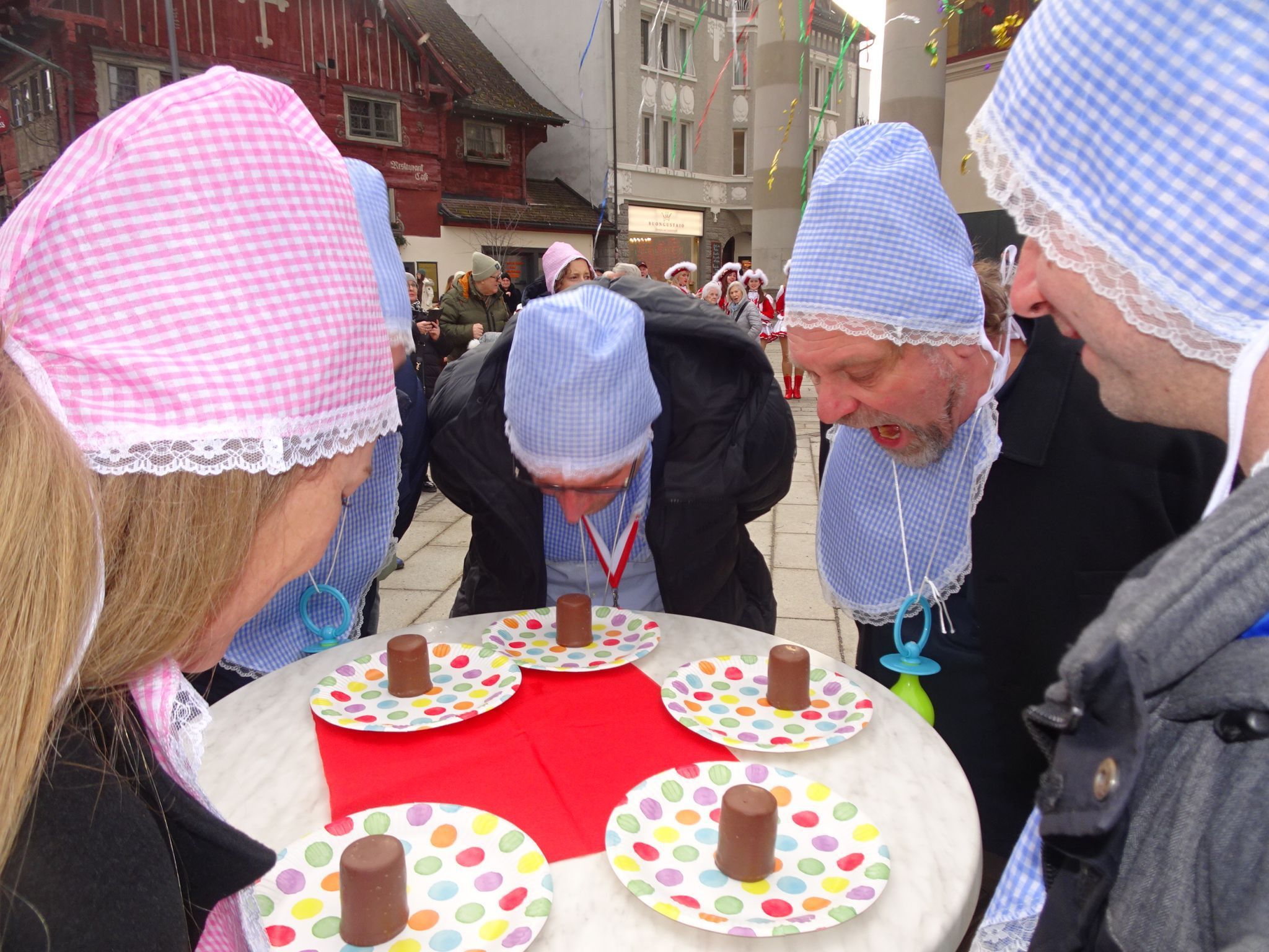 Voller Einsatz am Mohrentisch.