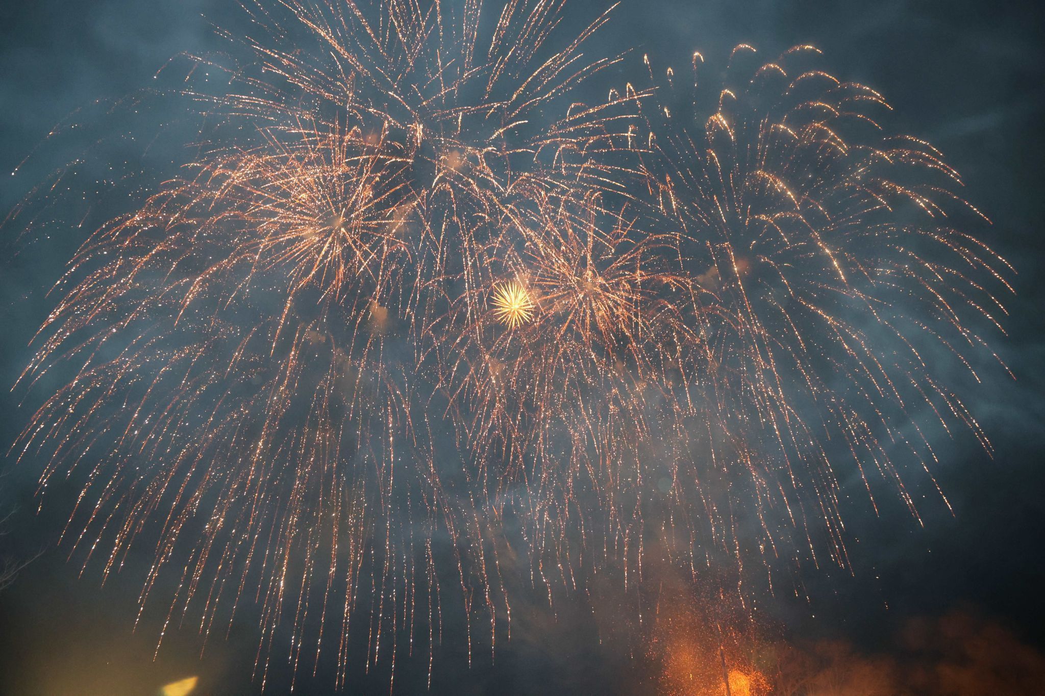 Flamen und Funken fasznierten die vielen Besucher:Innen. (Bildergalerie)