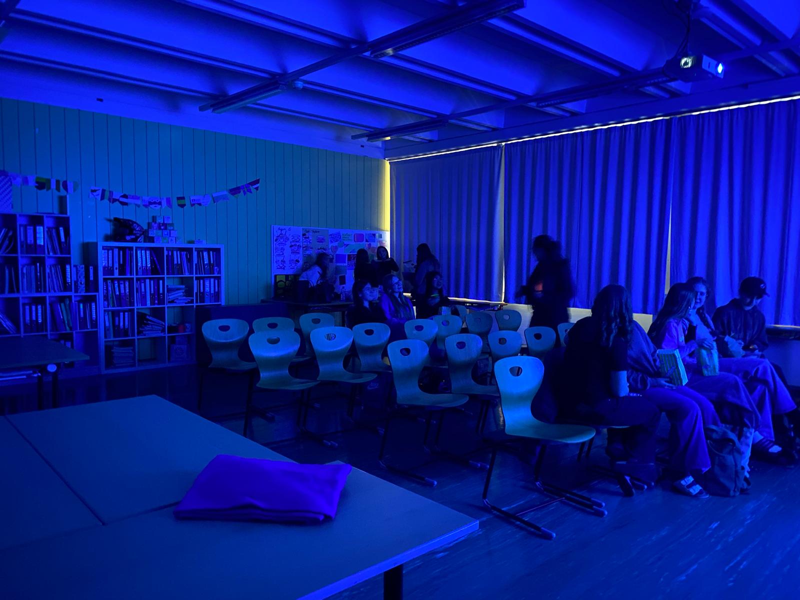 Die Klassenzimmer wurden für die Filme in Szene gesetzt.