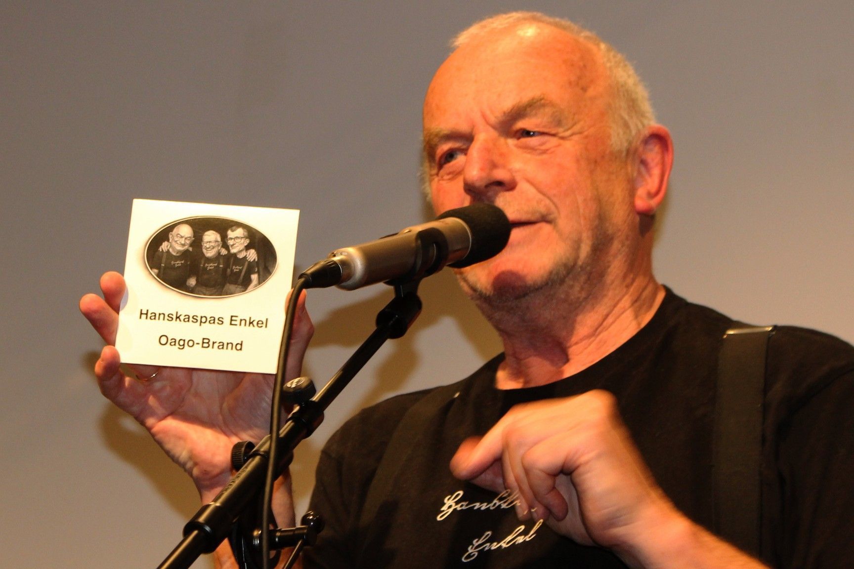 Auf dem Oago-Brand-Cover der jüngsten CD aus dem Studio von George Nußbaumer sind Hanskaspas Enkel KI-generiert abgebildet, wie sie in 20 Jahren aussehen werden . . .