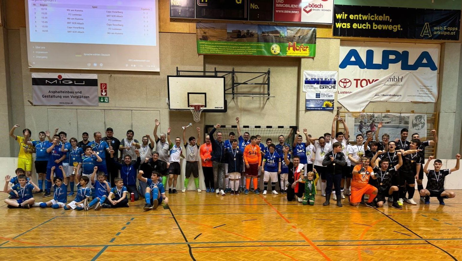 Fußball PLUS von seiner besten Seite