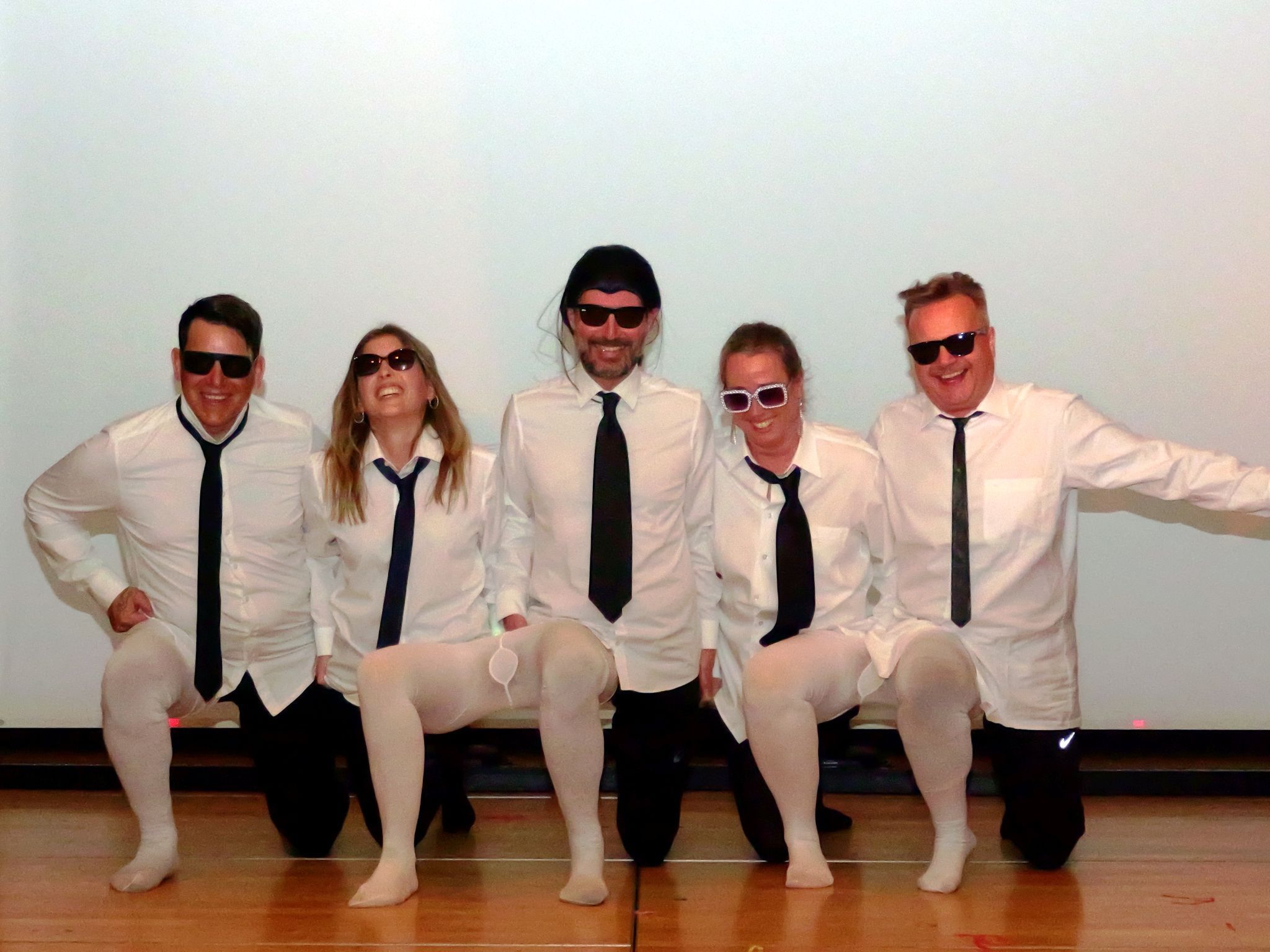 Beim turbulenten Ballett-Auftritt bewies der Vorstand des Schivereins Koordinationsvermögen.