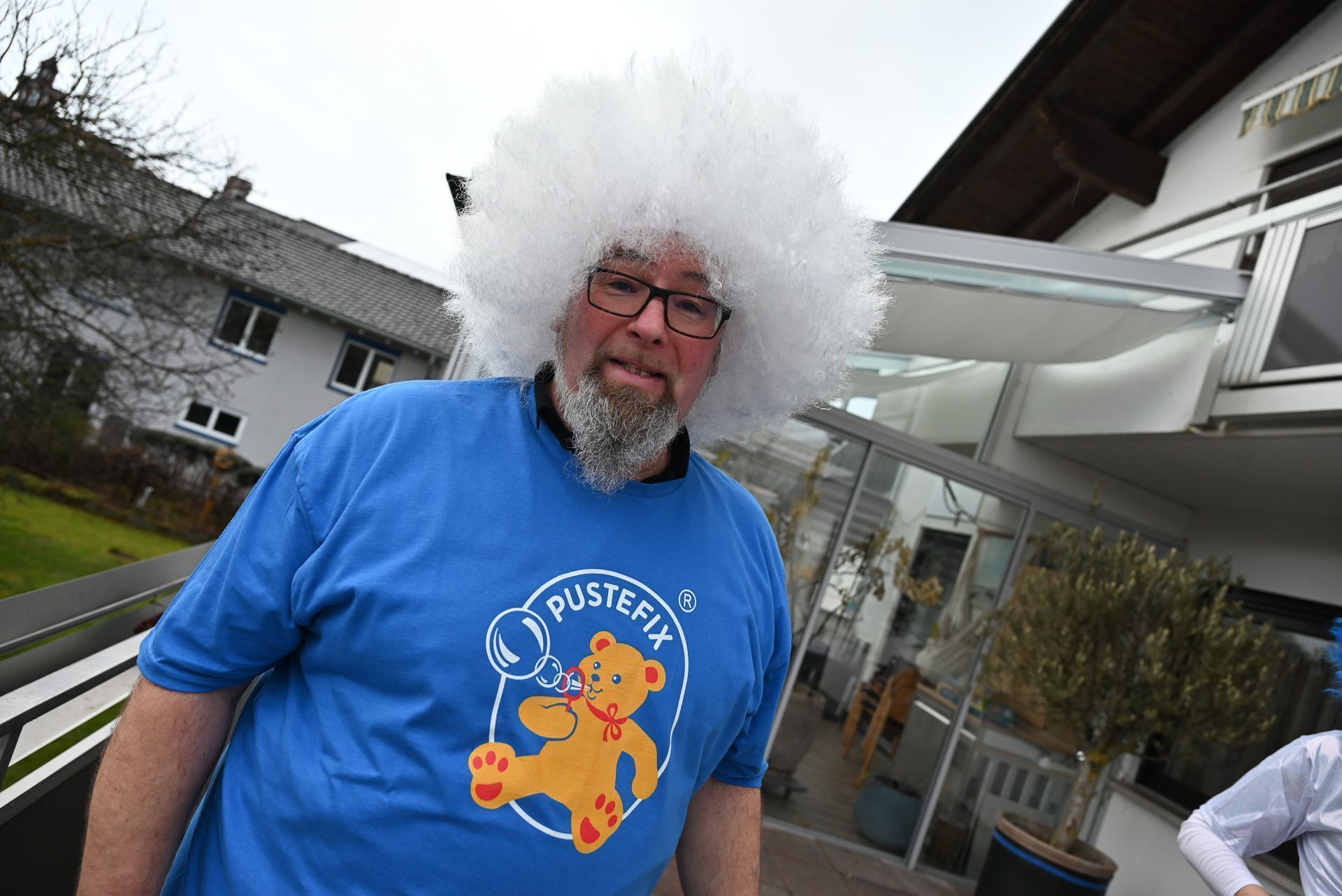 Fahrer Harry sorgt dafür, dass die acht Frauen sicher zu jedem Ziel gelangen. 