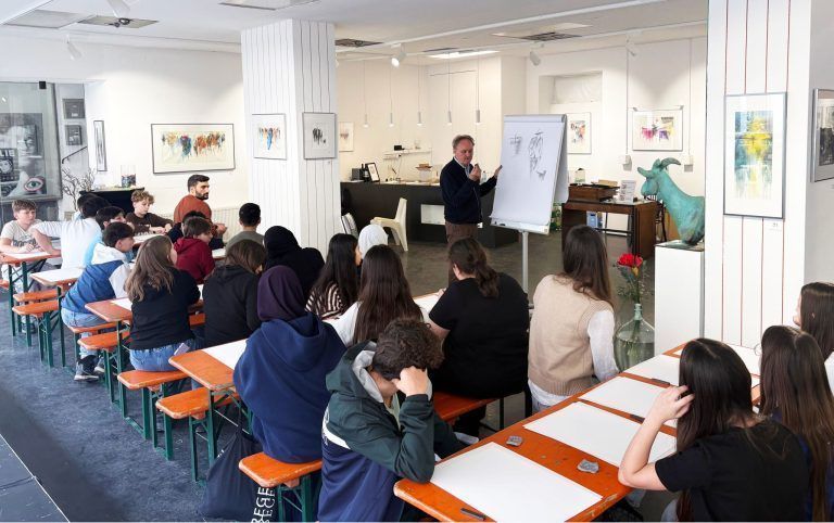 16_1_Auch die 1c MS Schendlingen ist aufmersam dabei.jpg