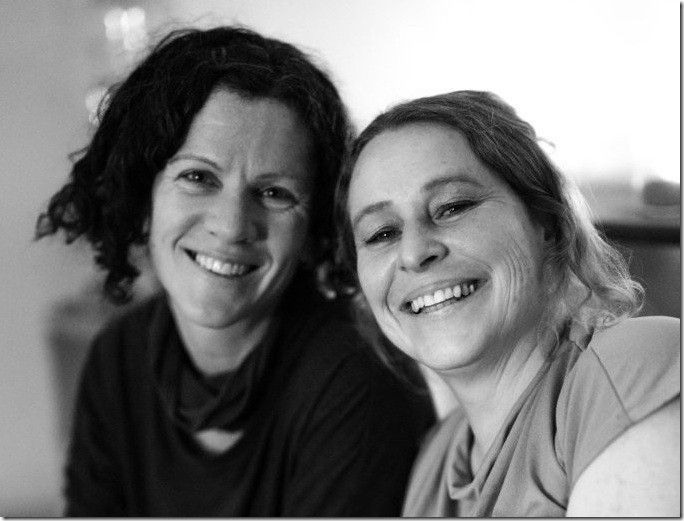 Carmen Drexler und Lisa Troy gehören dem siebenköpfigen Team vom Vogelfreiraum an. 