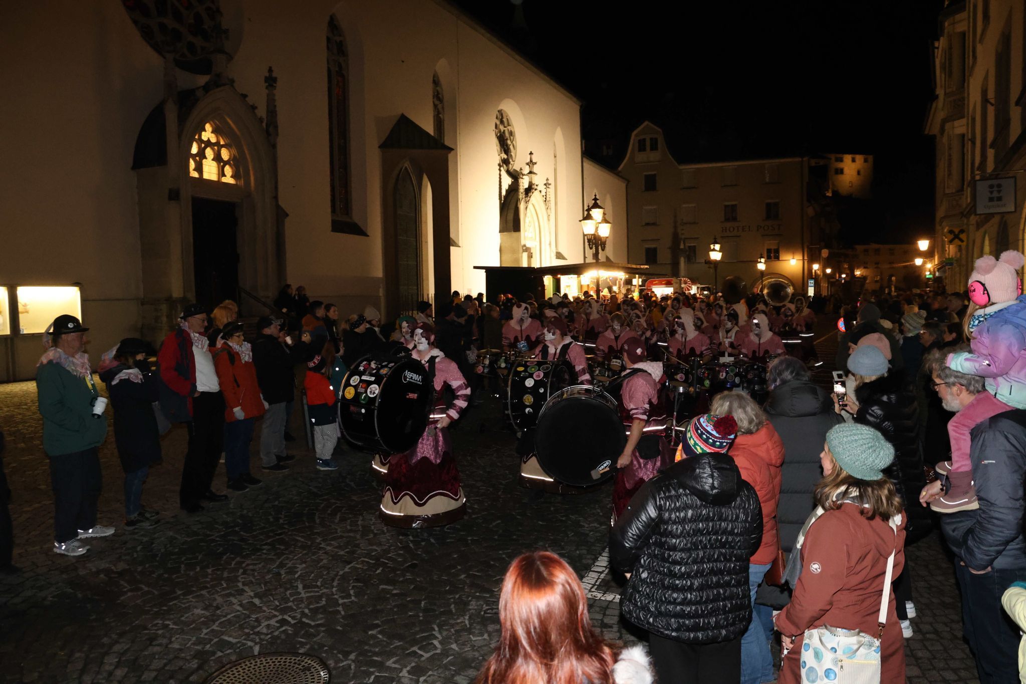 Narrenmesse im Feldkircher Dom und Gugga-Spektakel in Feldkirchs Innenstadt (Bildergalerie)
